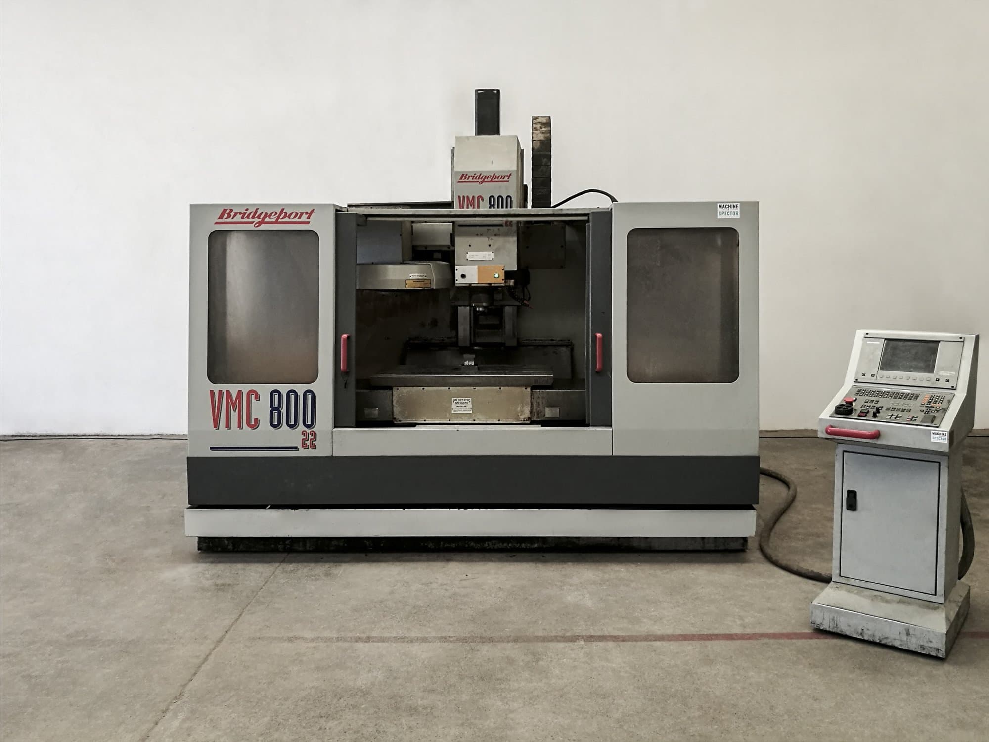 Makine  Bridgeport - Önden görünüm VMC 800.22