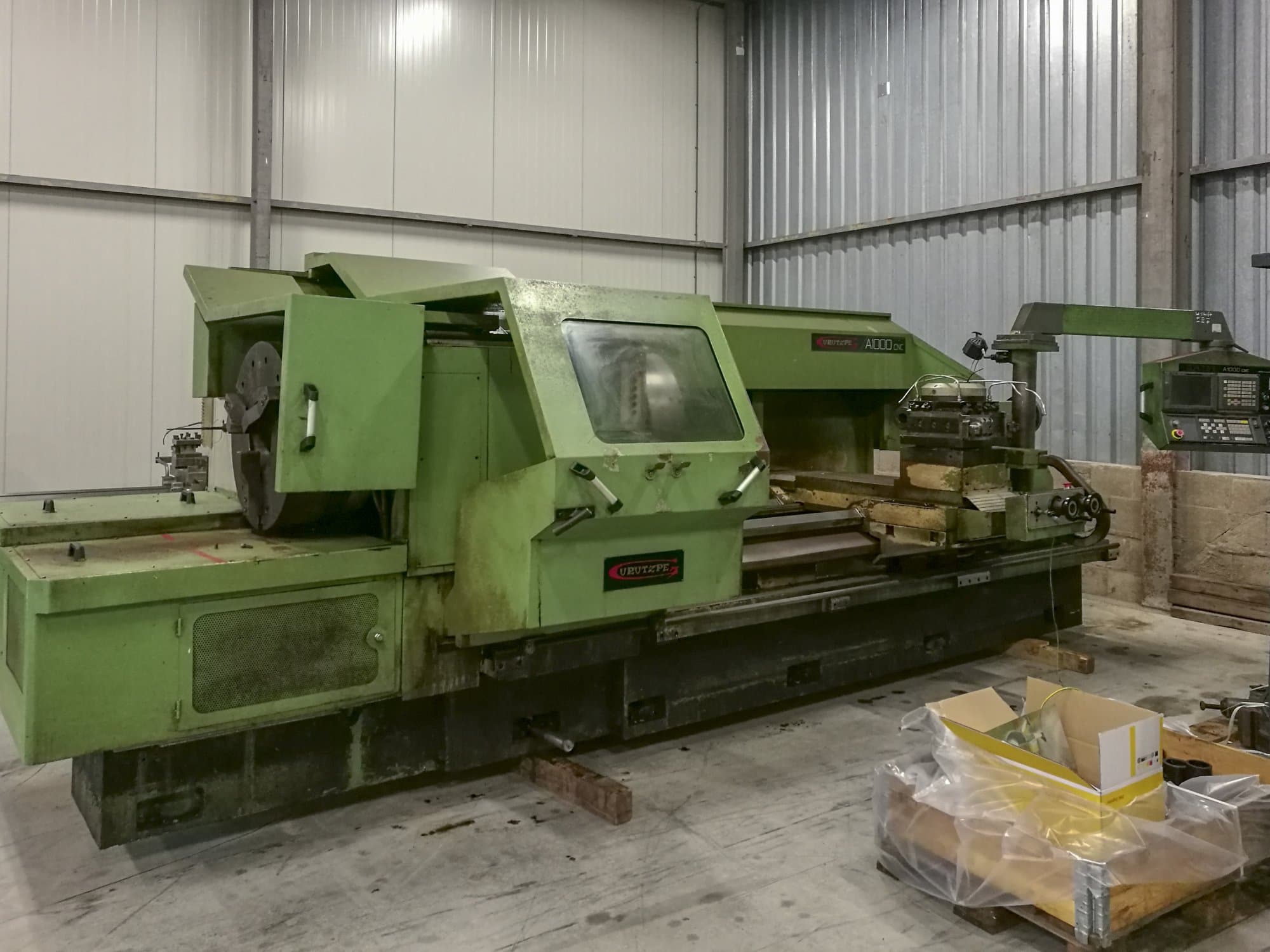 Makine Gurutzpe - Önden görünüm A-1000 CNC