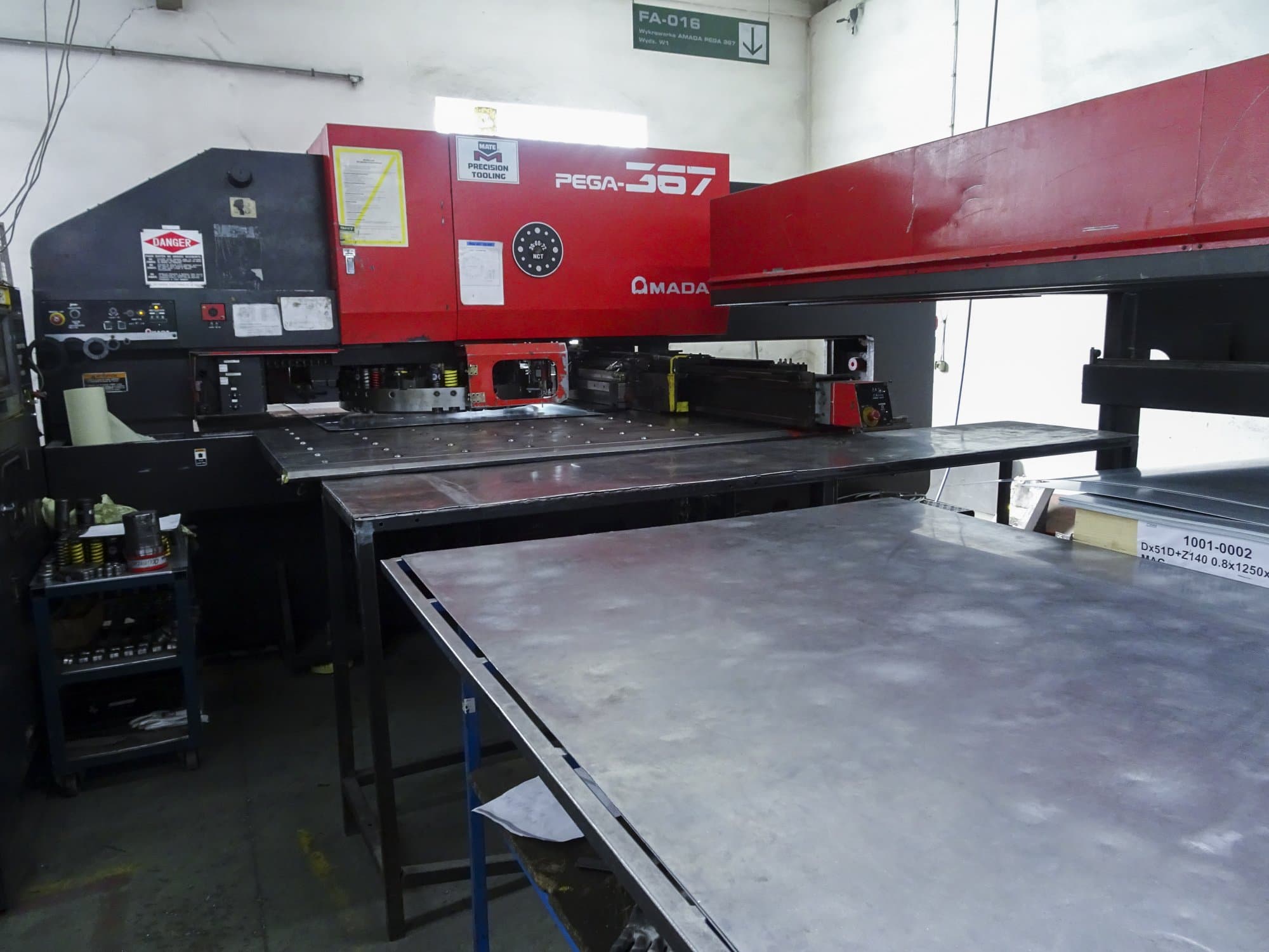 Makine AMADA - Sol görünüm PEGA 367