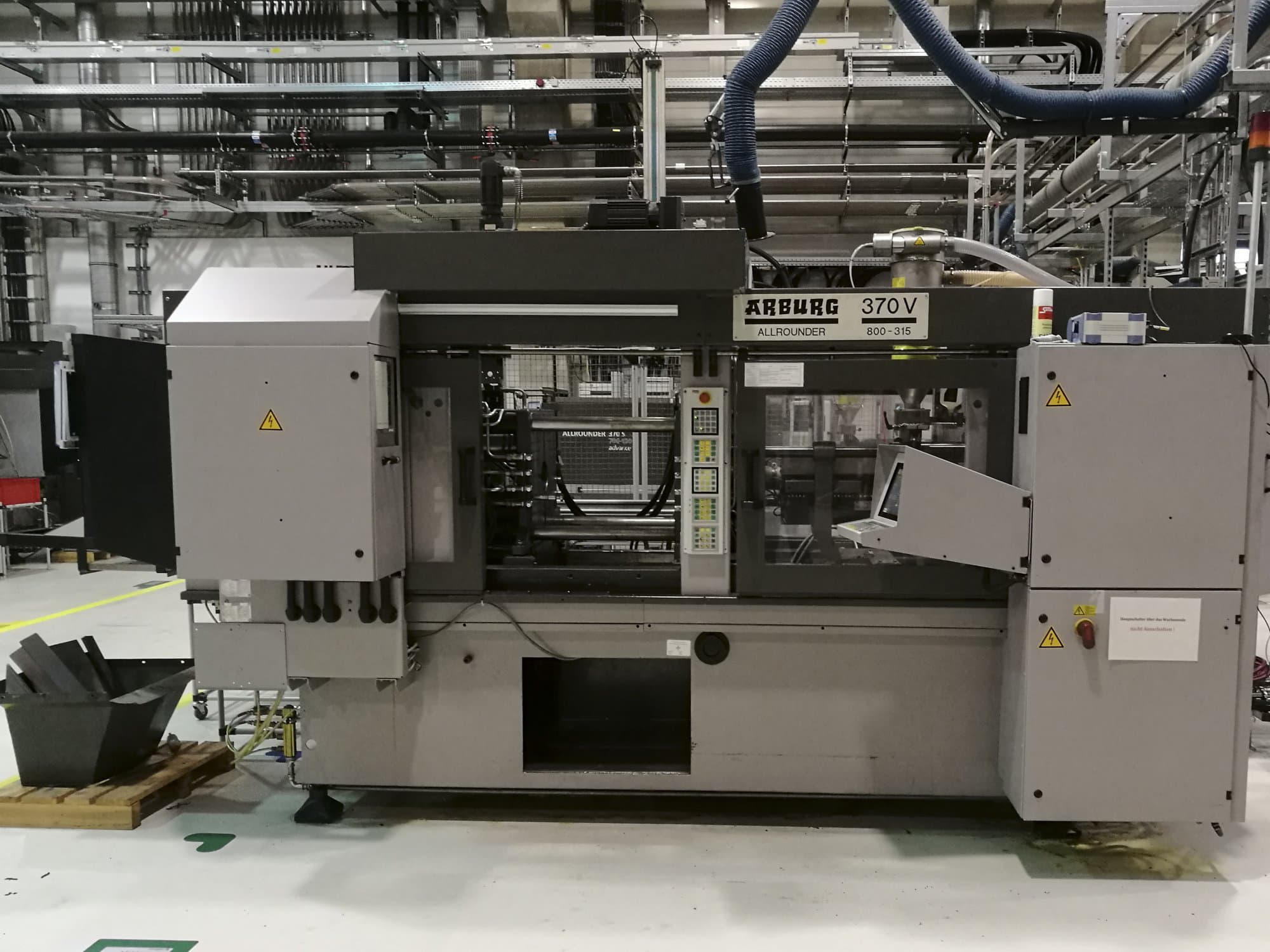 Makine  Arburg - Önden görünüm 370V 800-315