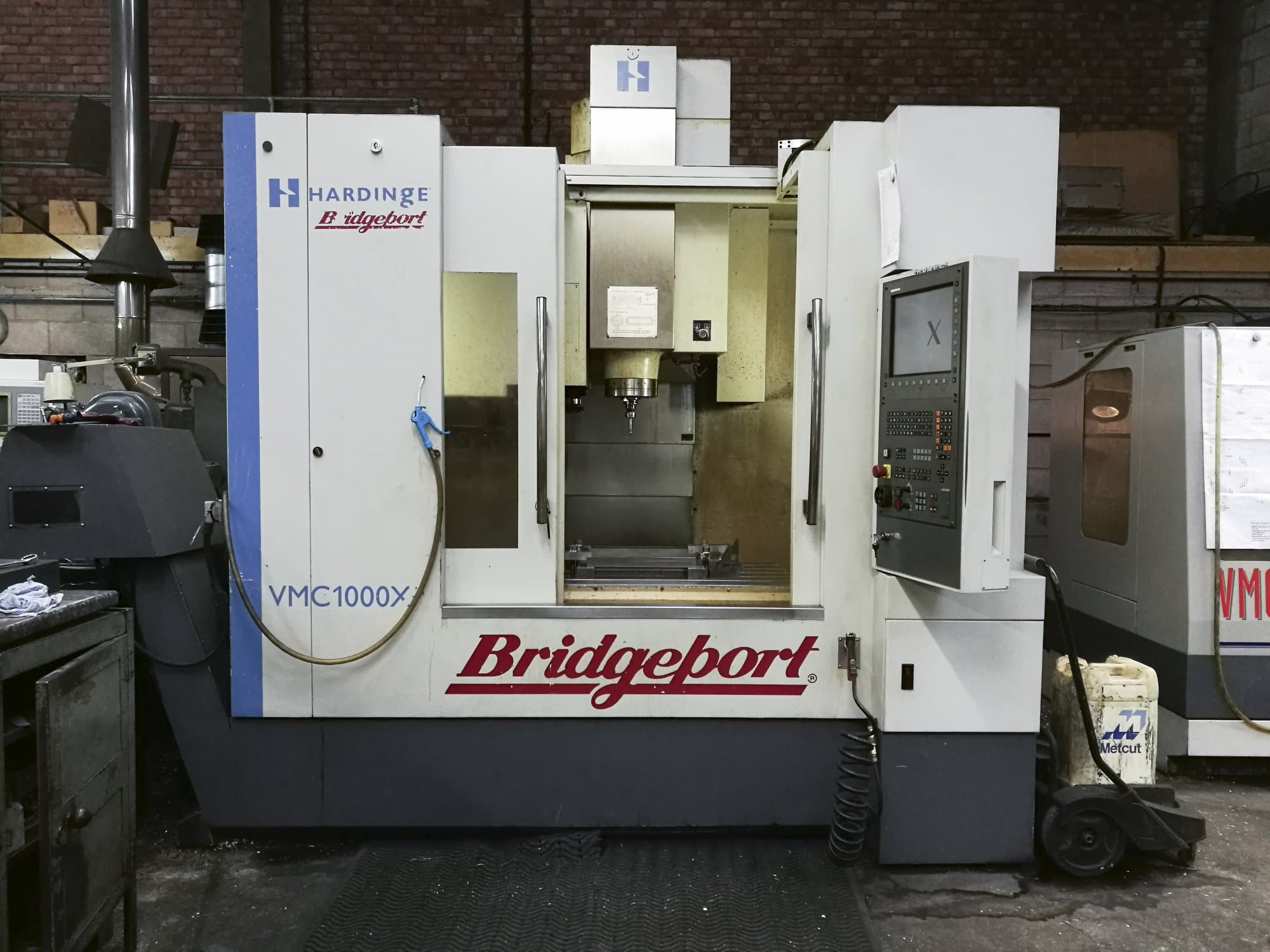 Makine Bridgeport - Önden görünüm VMC XP3-1000