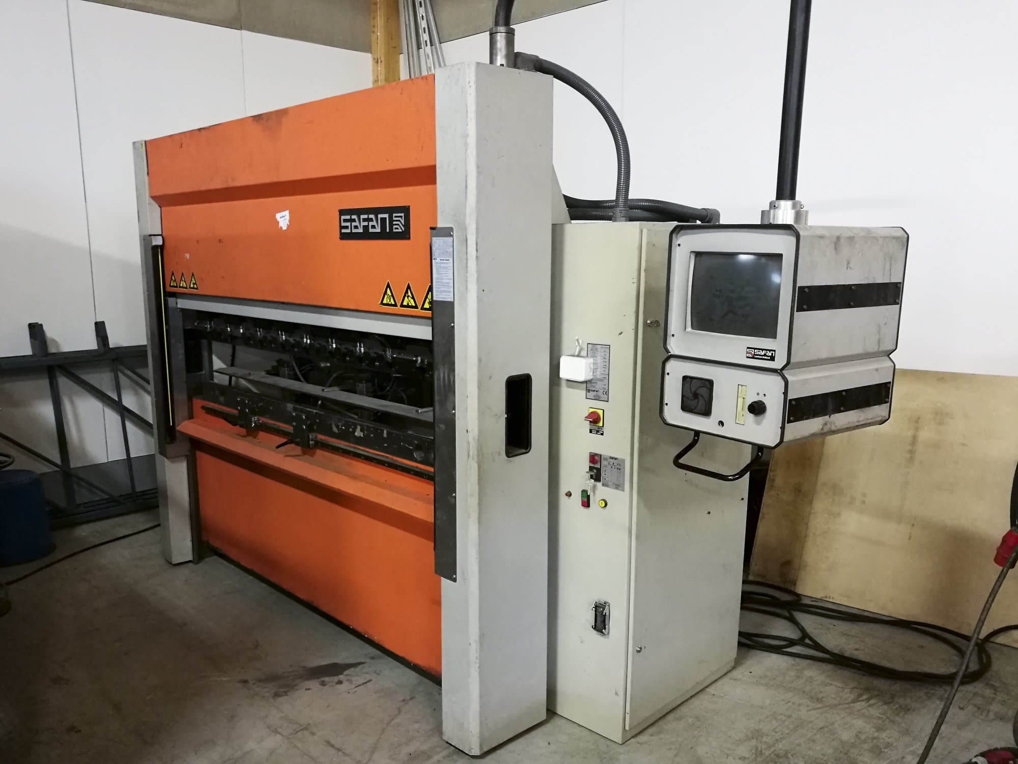 Makine Safan - Sağdan görünüm SMK-L 40-2550 TS1