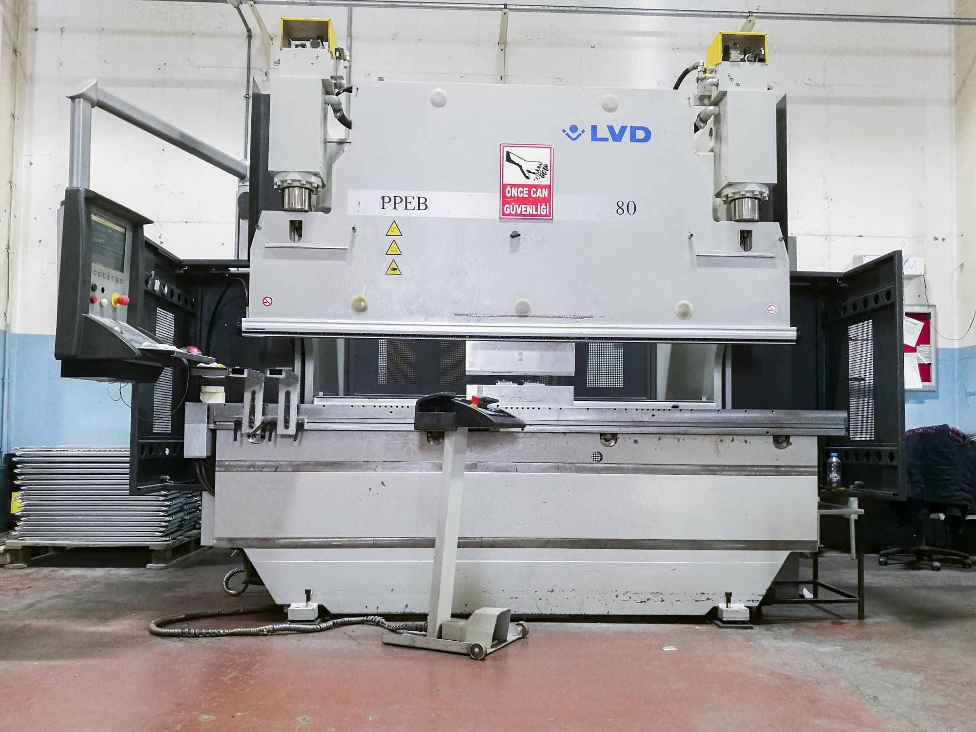 Makine LVD - Önden görünüm PPEB 80/25