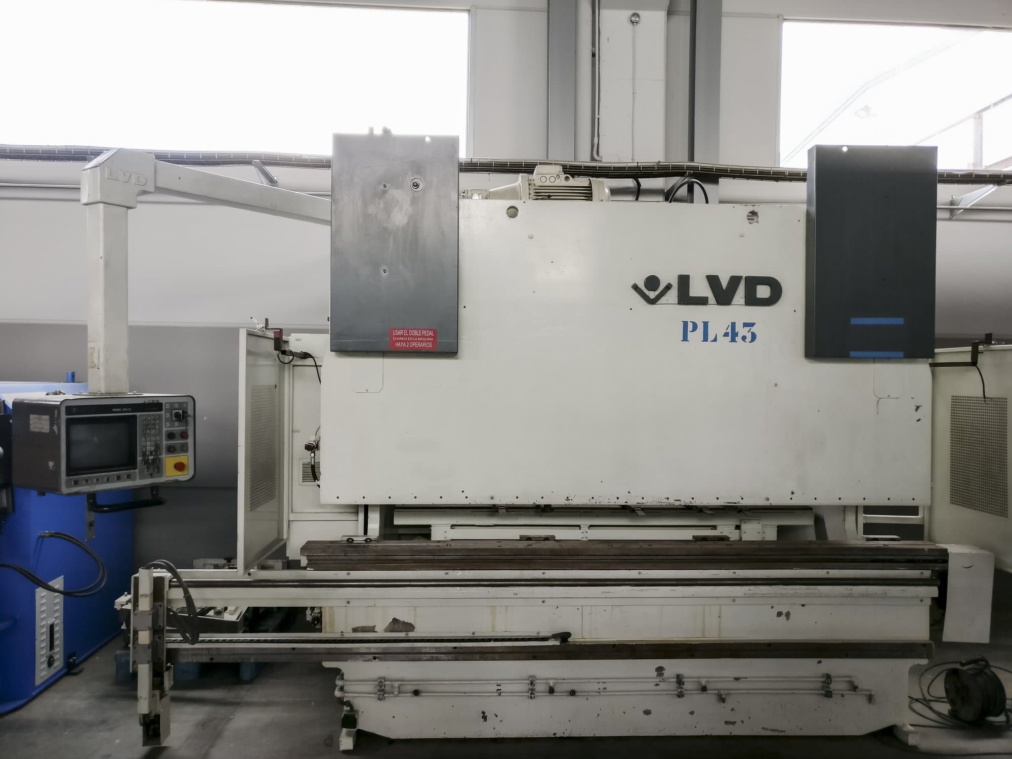 Makine LVD - Önden görünüm PPEB 160-30 MNC 95
