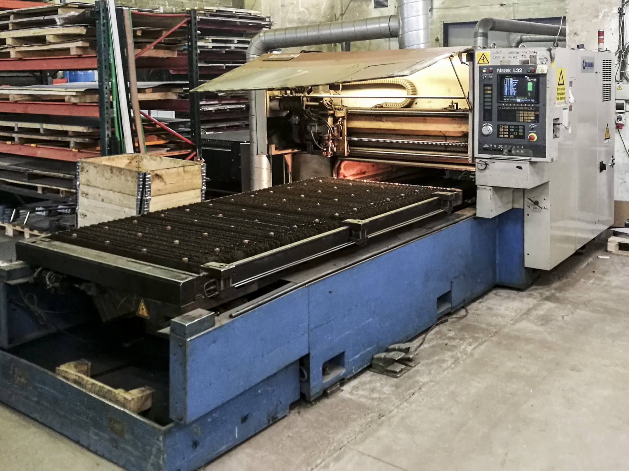 Makine  Mazak - Sol görünüm LASER-PATH NEW SUPER TURBO X48