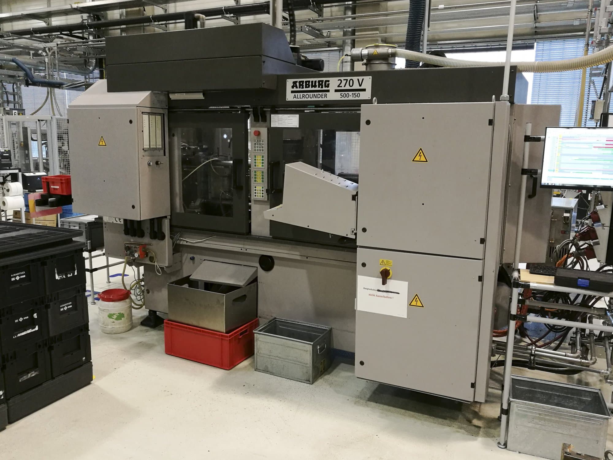 Makine  Arburg - Sağdan görünüm 270V 500-150