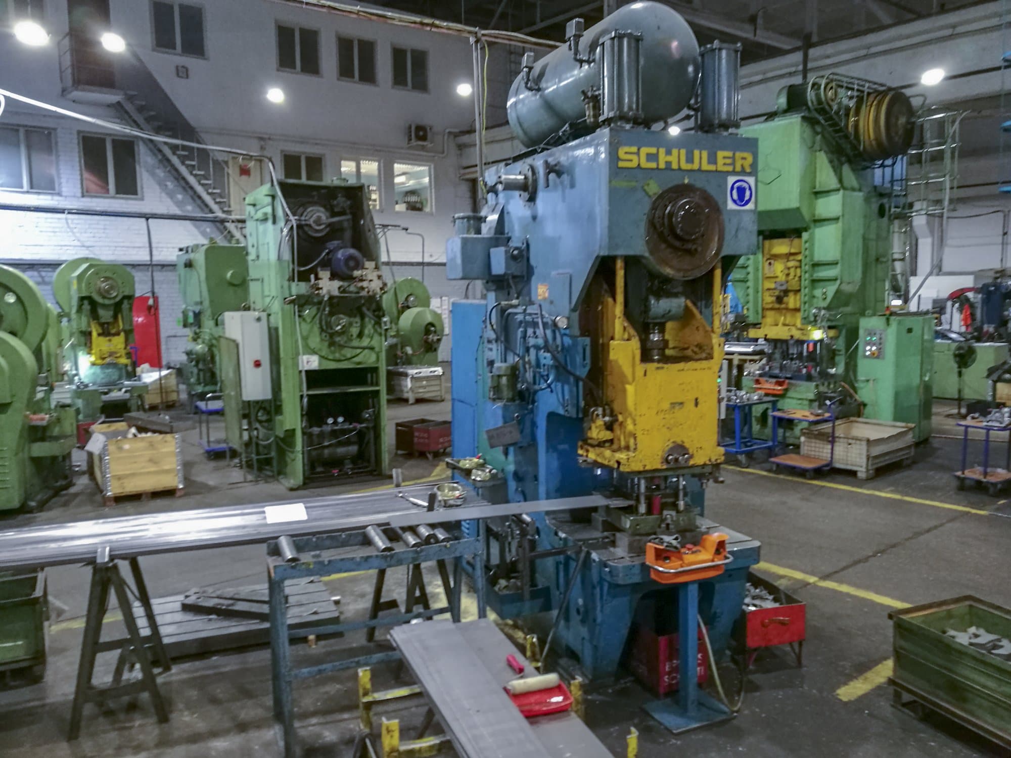 Makine SCHULER - Sol görünüm PEr 200/420