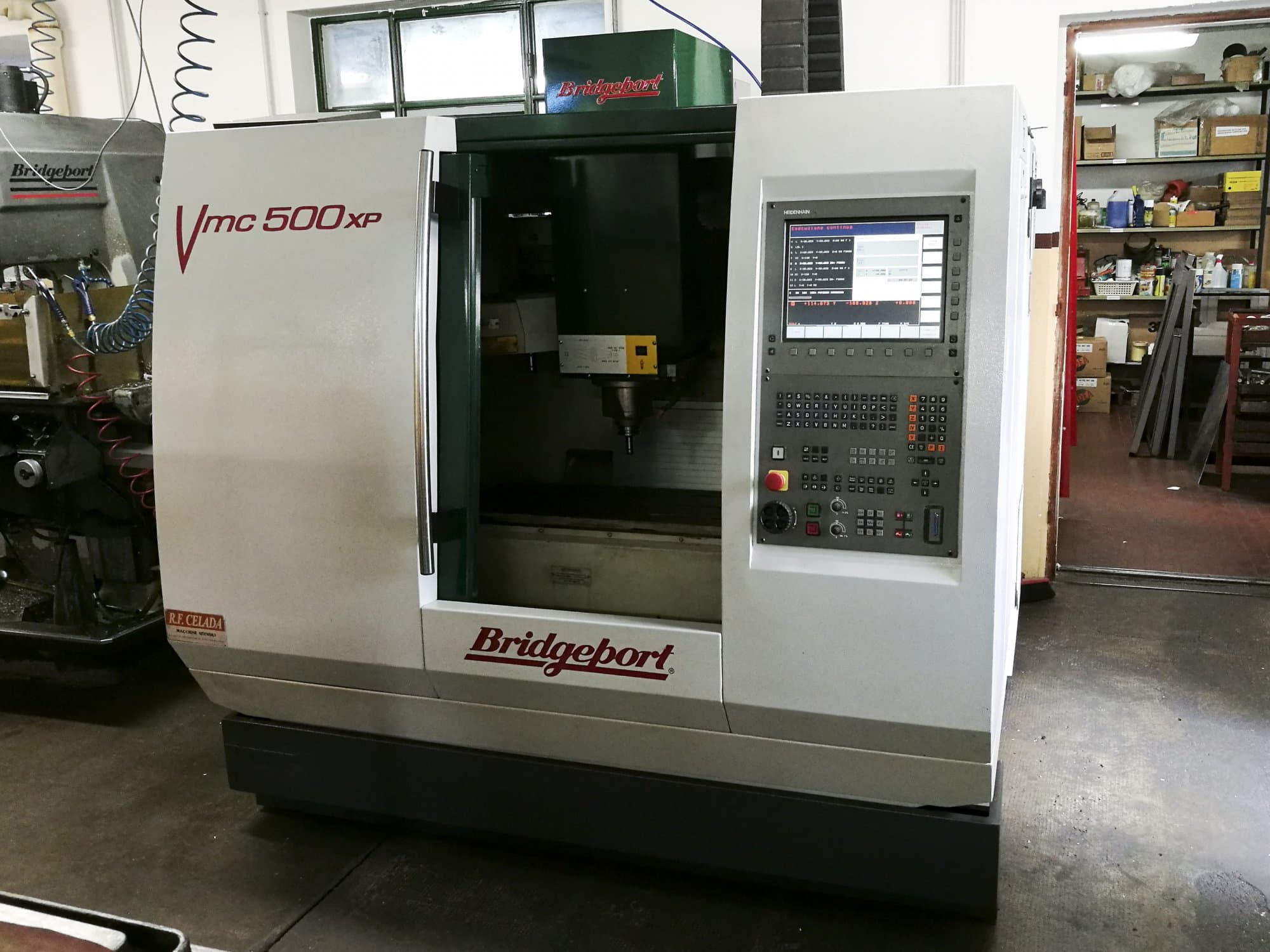 Makine Bridgeport - Önden görünüm VMC 500 XP