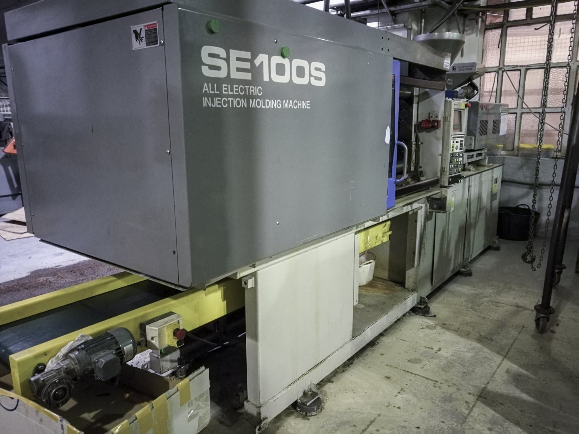 Makine Sumitomo - Sol görünüm SE100S