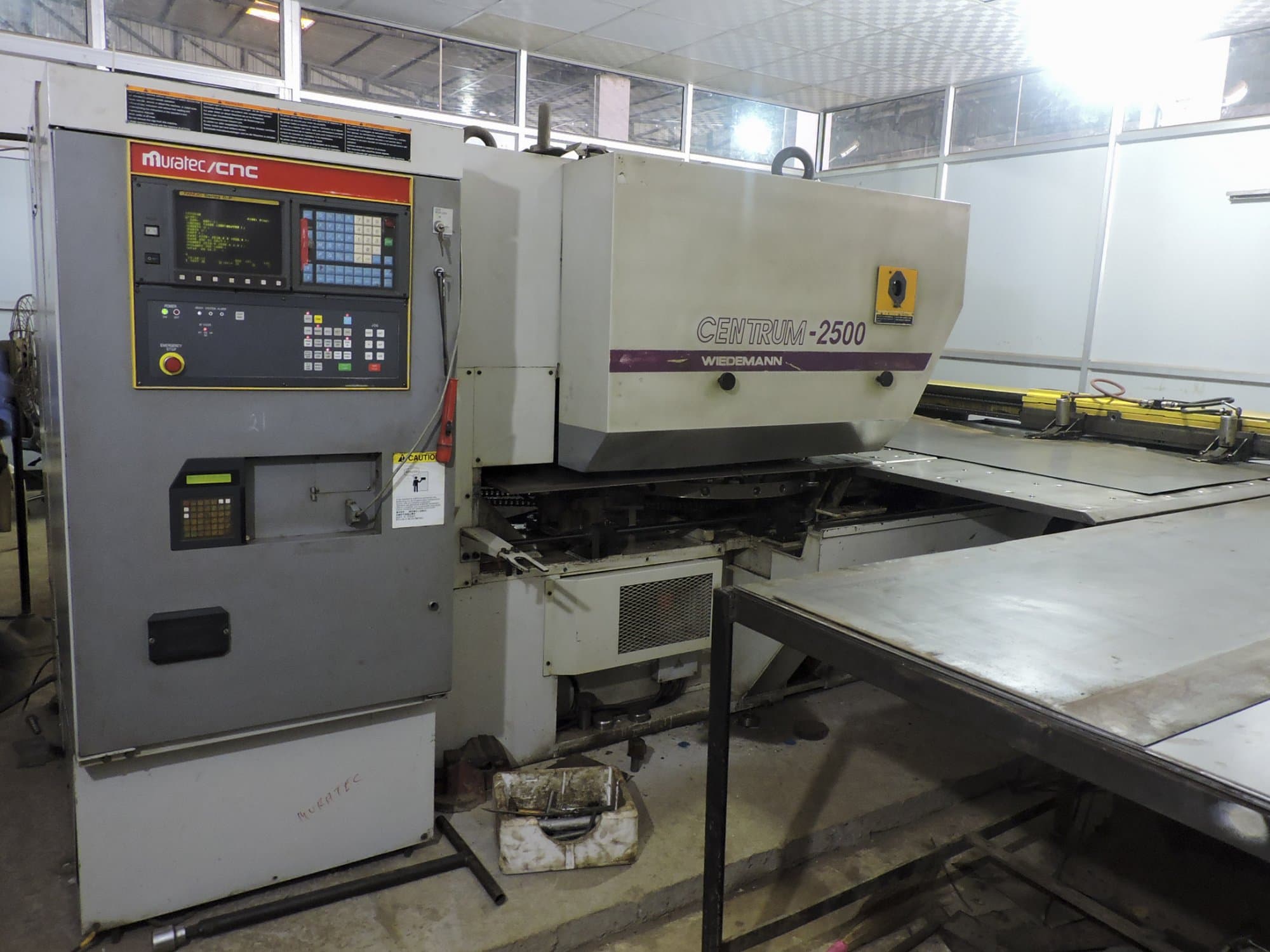 Makine Murata Wiedemann - Sol görünüm C-2500