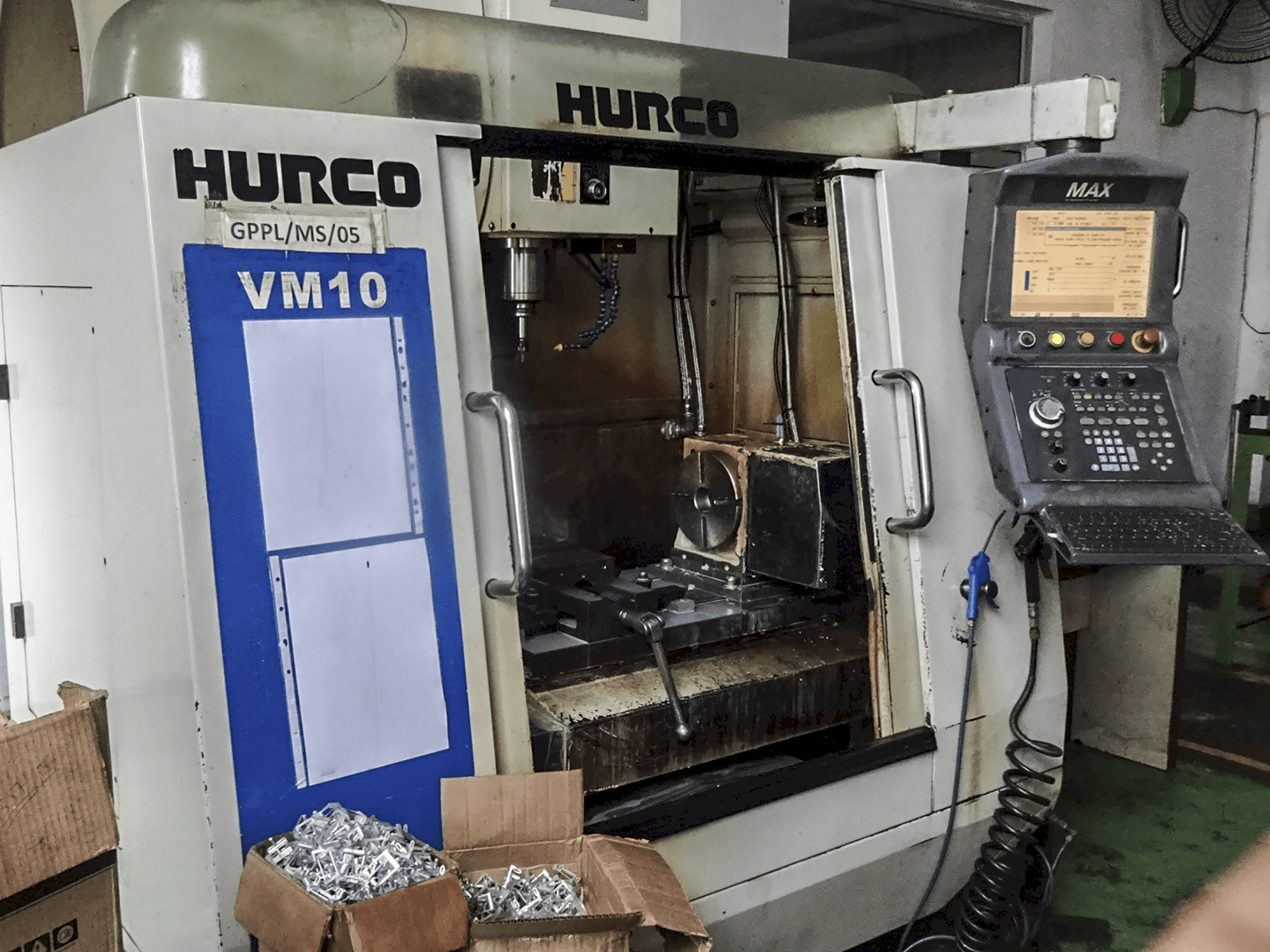 Makine Hurco - Sol görünüm VM10