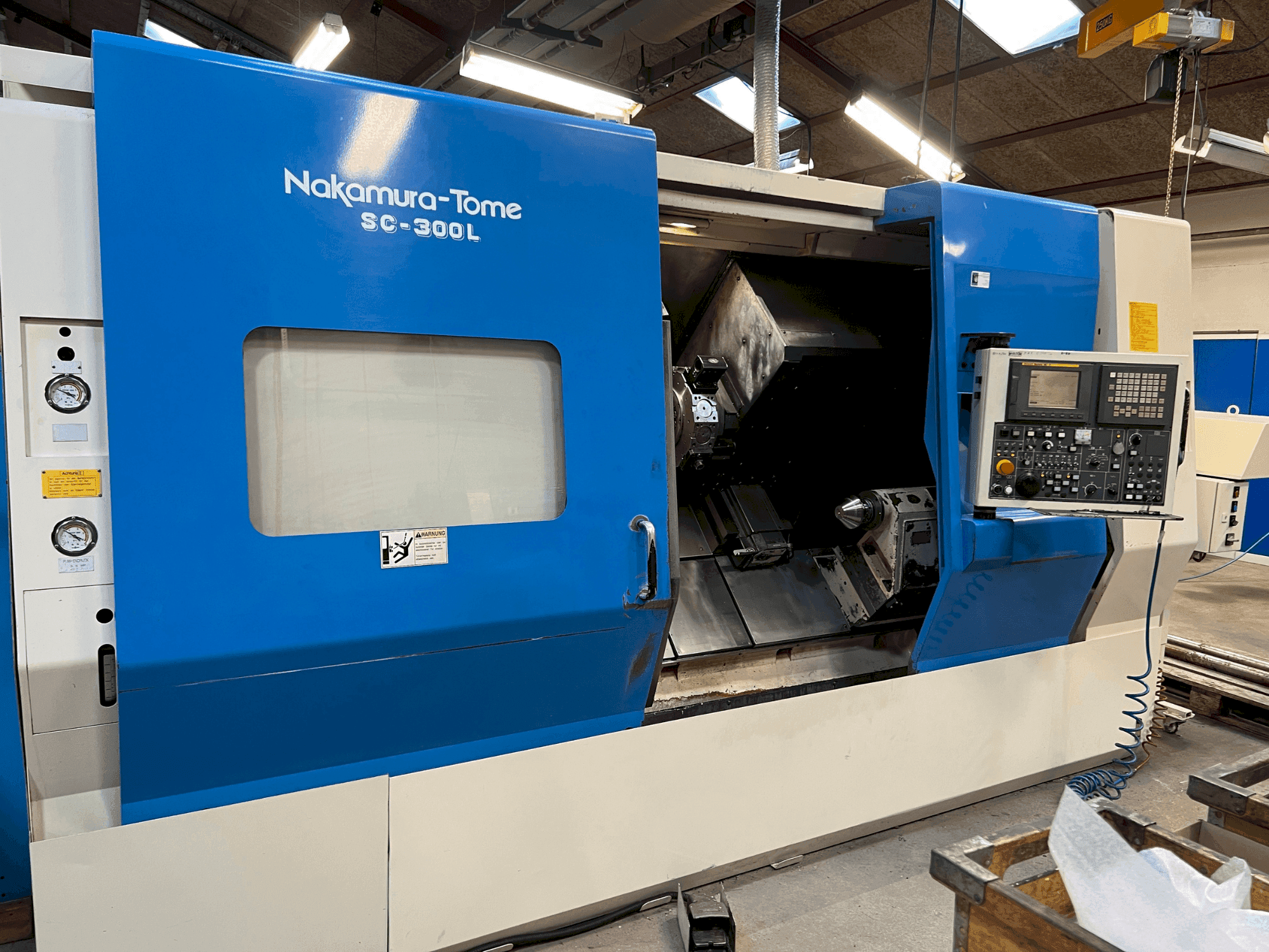 Makine NAKAMURA SL 300LY - Önden görünüm