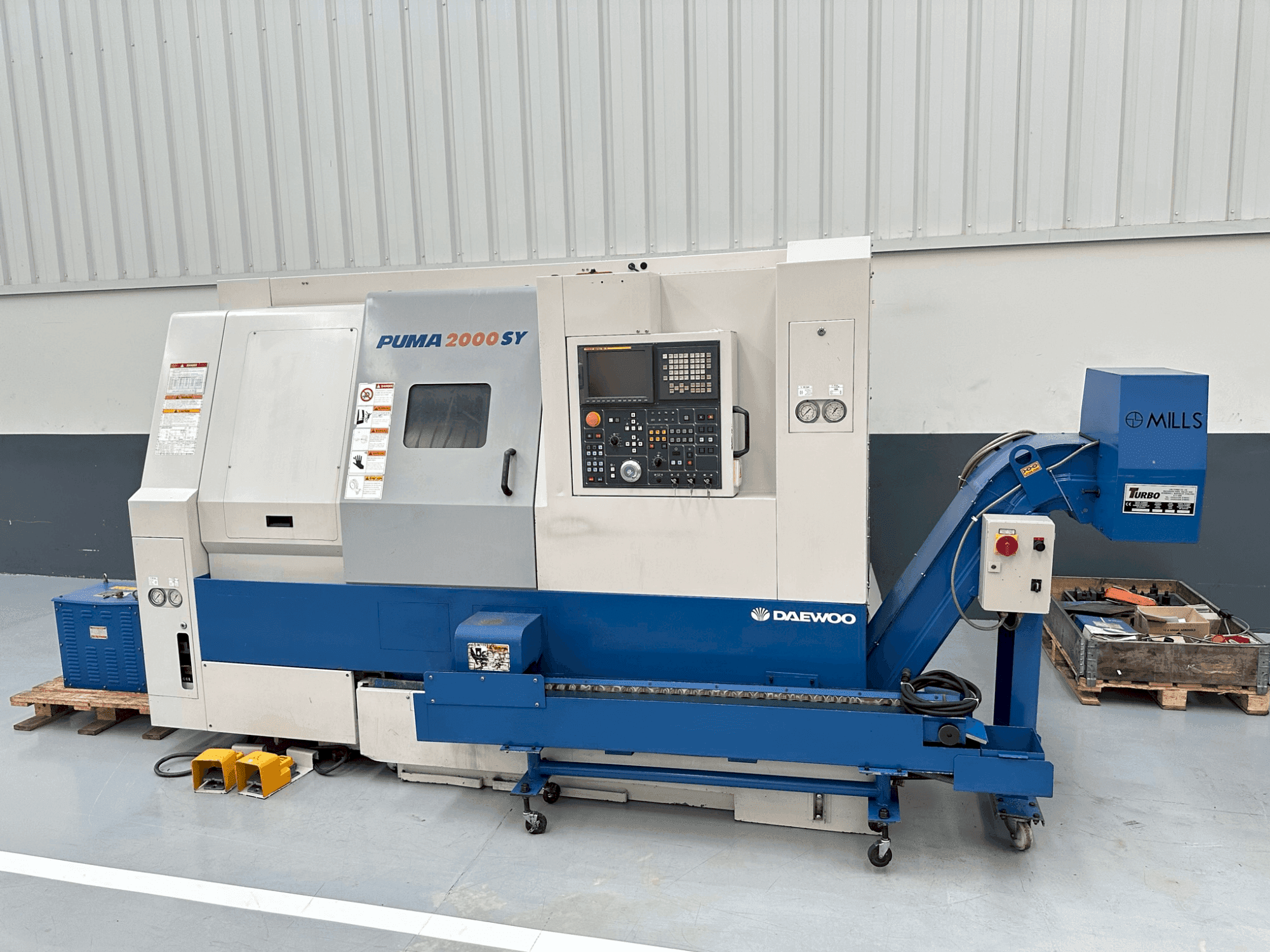 Makine DAEWOO PUMA 2000 SY - Önden görünüm