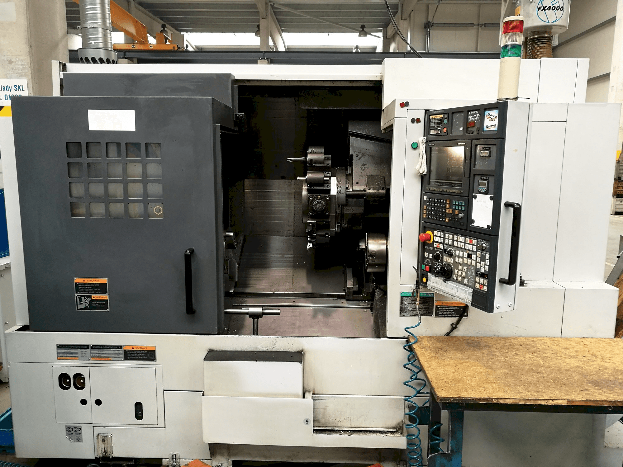Makine MORI SEIKI NL 2500 SY/700 - Önden görünüm