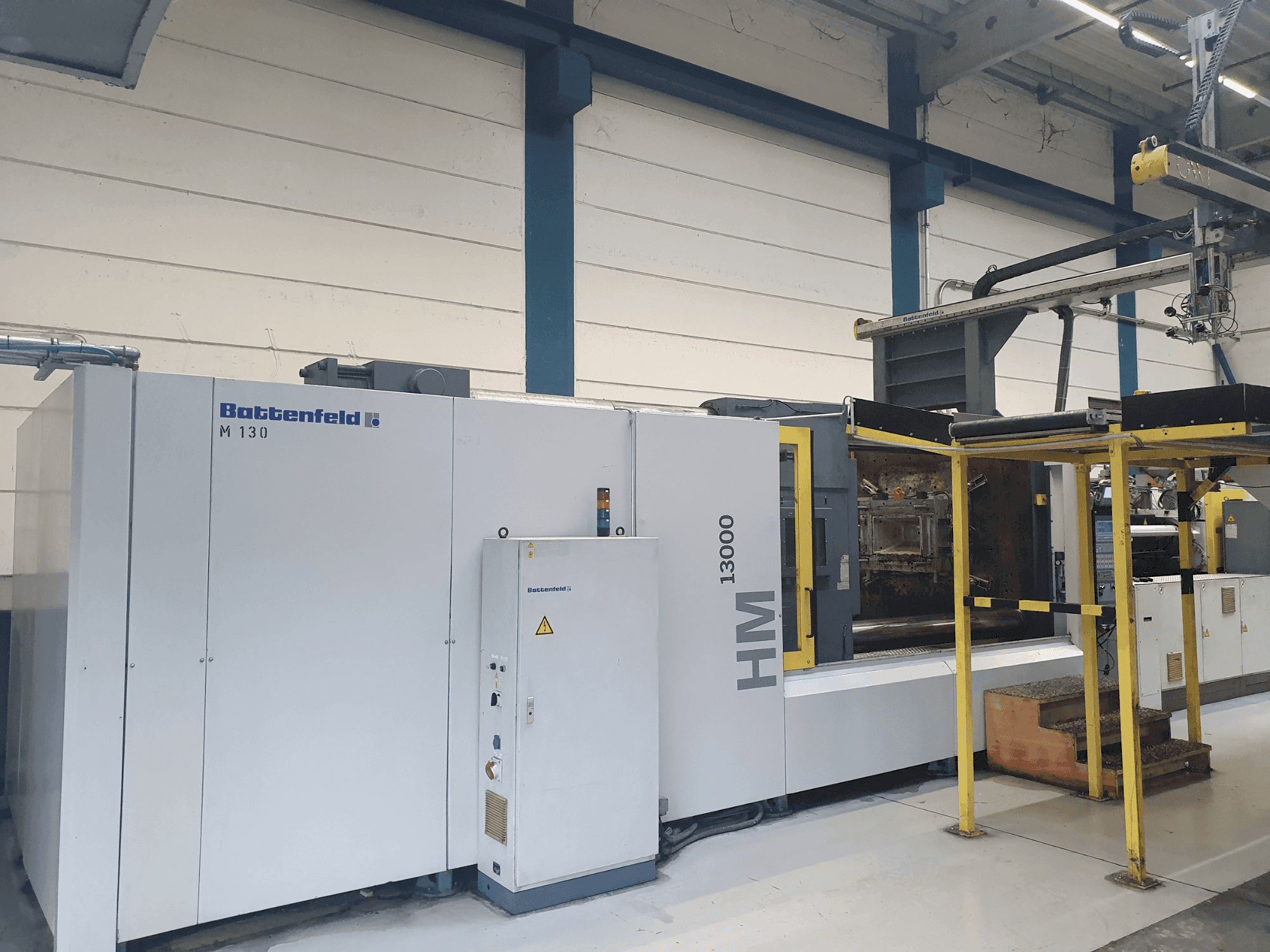 Makine Battenfeld HM 13000/12000 - Önden görünüm