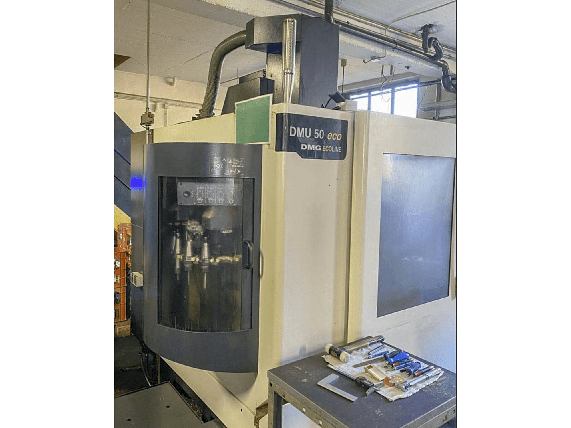 Makine DMG MORI DMU 50 eco - Önden görünüm