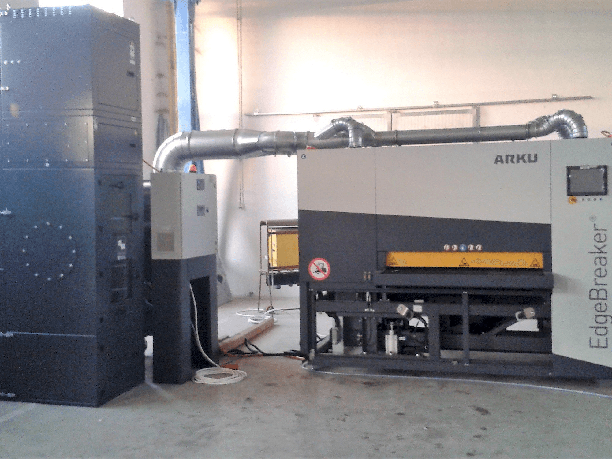 Makine ARKU EdgeBreaker 4000 - Önden görünüm