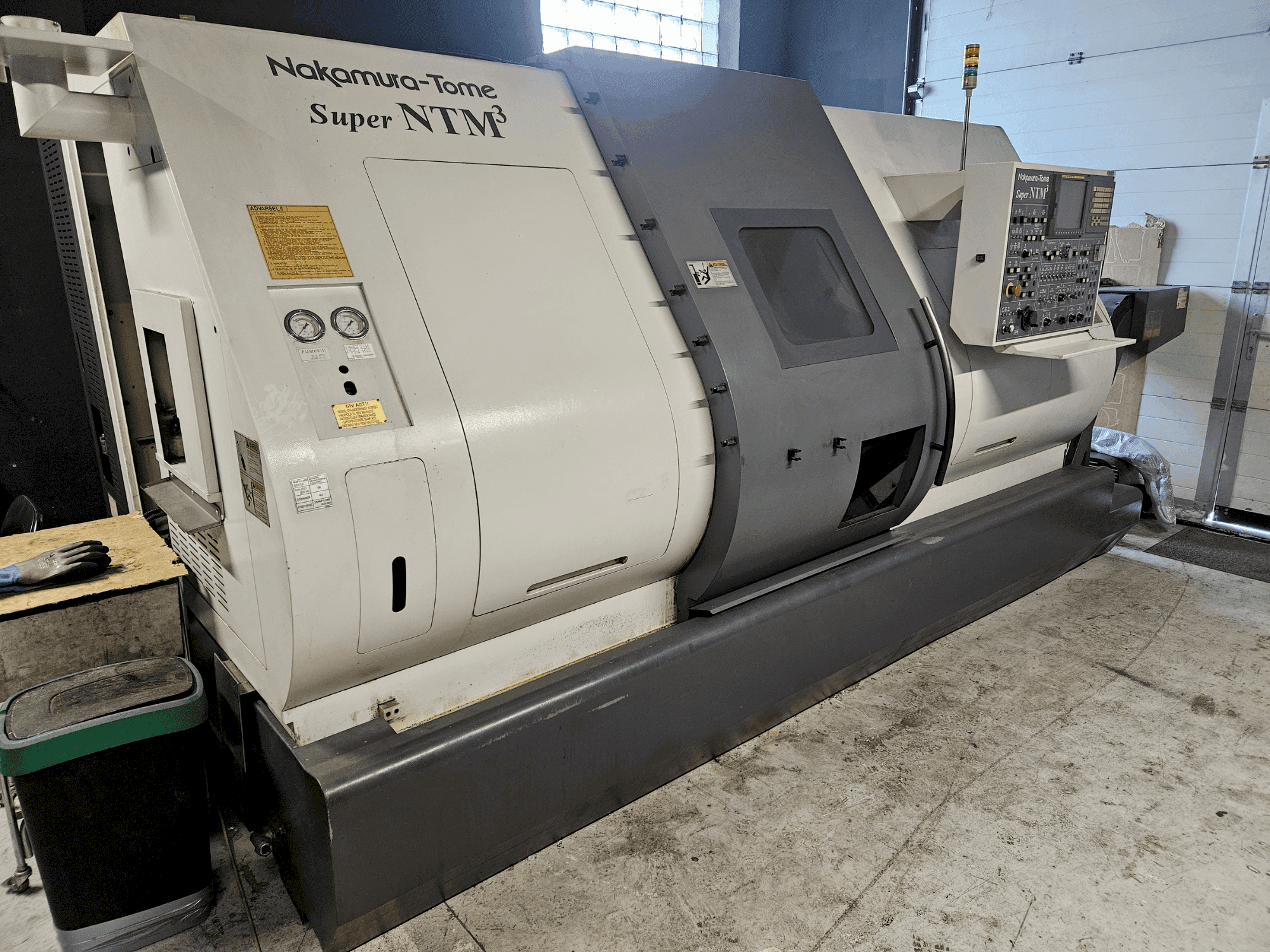 Makine NAKAMURA-TOME Super NTM3 - Önden görünüm