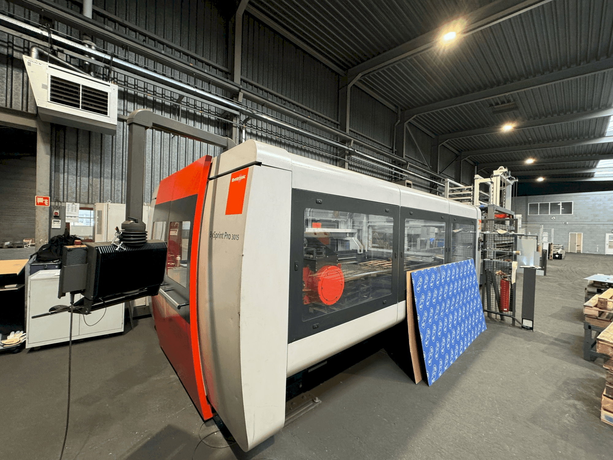 Makine Bystronic BySprint Pro 3015 - Önden görünüm
