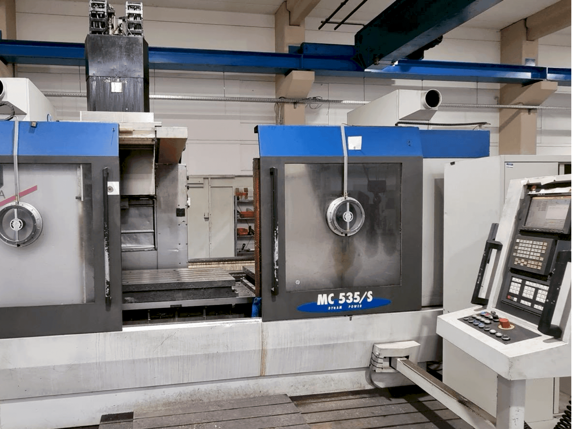 Makine STAMA MC 535 - Önden görünüm