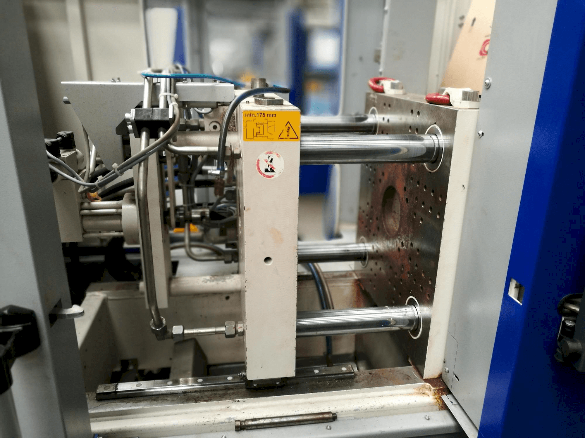 Makine Krauss Maffei KM 35-55 CX - Önden görünüm