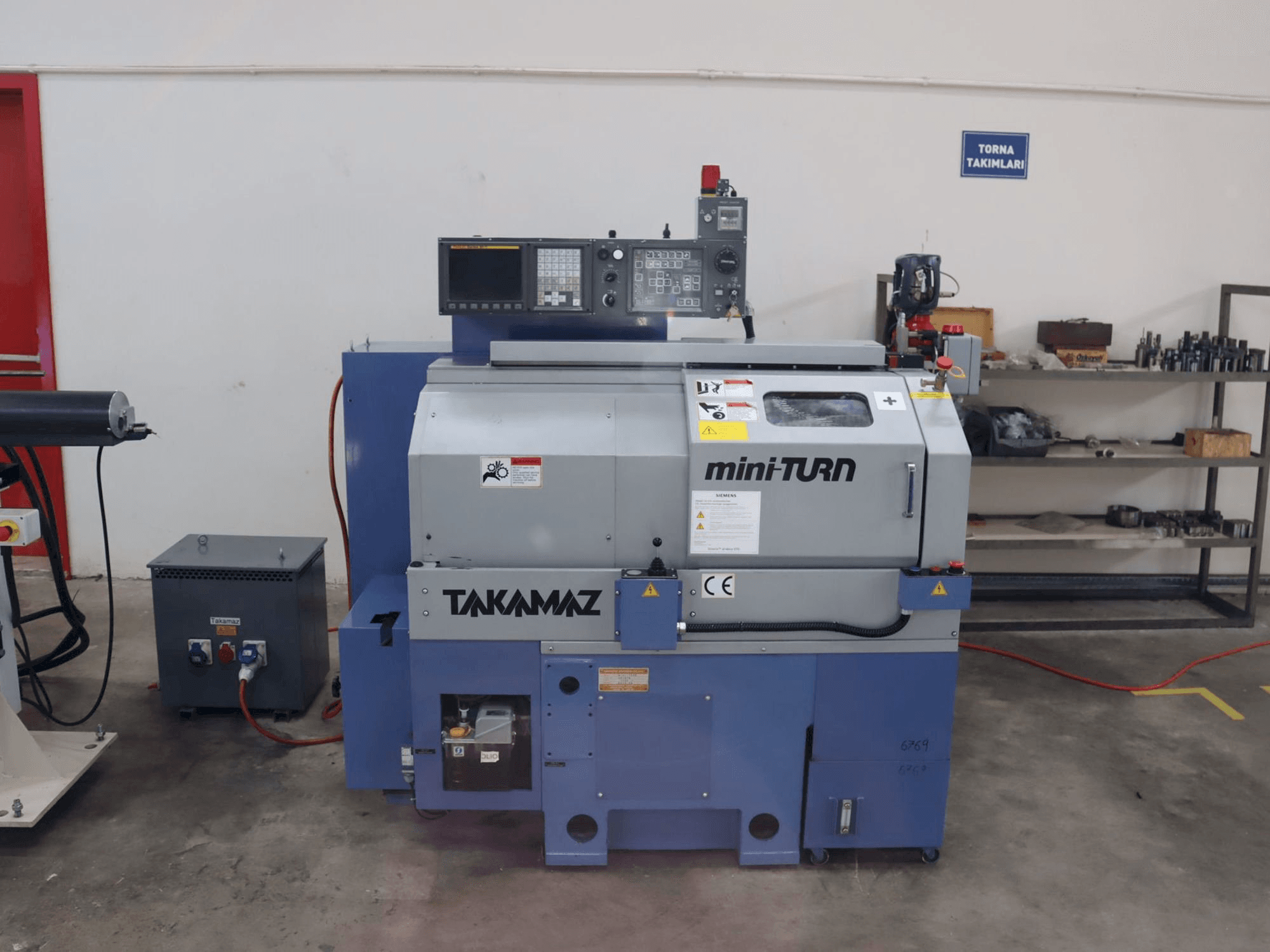 Makine Takamaz mini-TURN - Önden görünüm