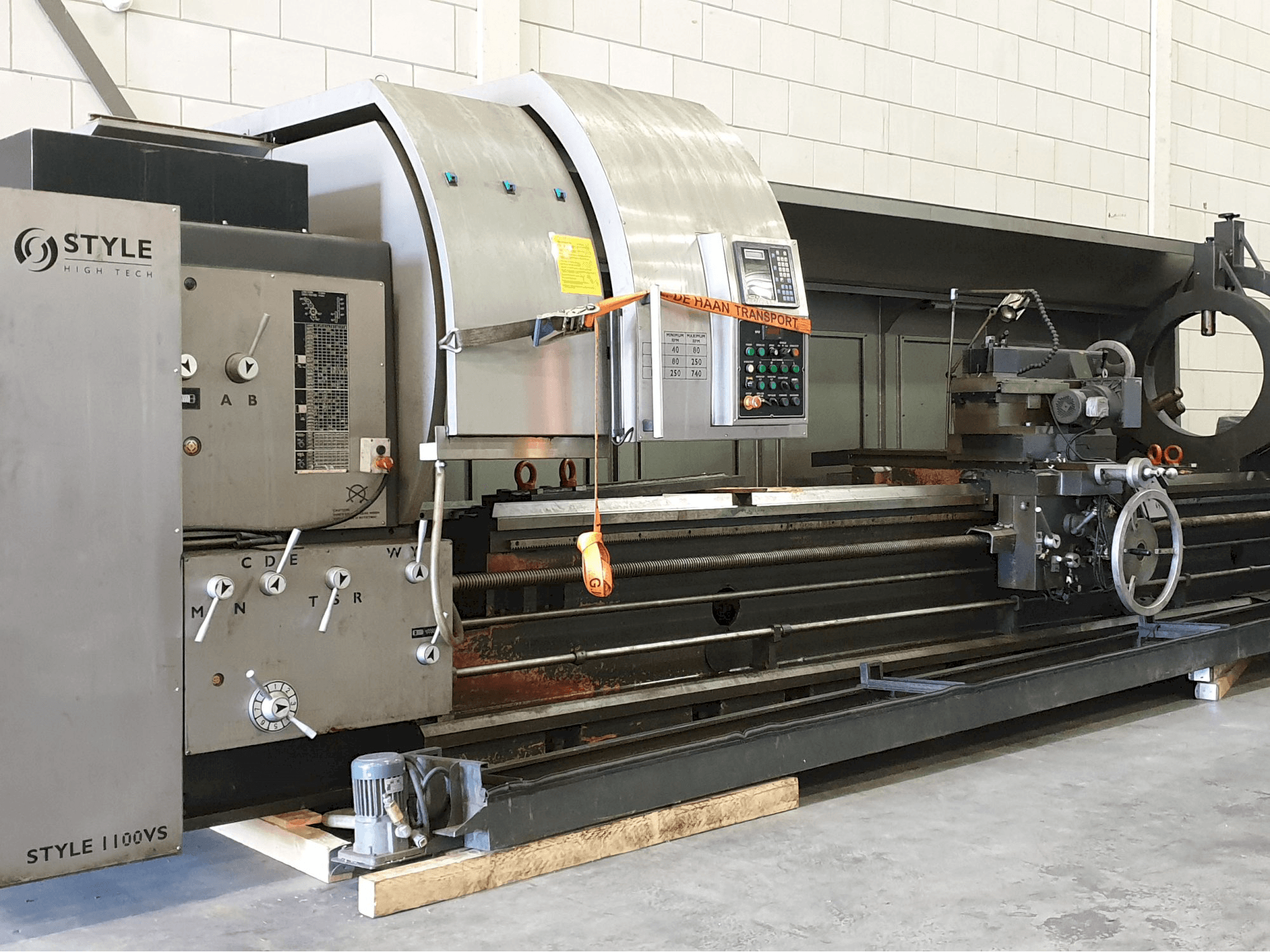 Makine STYLE 1100VS - Önden görünüm