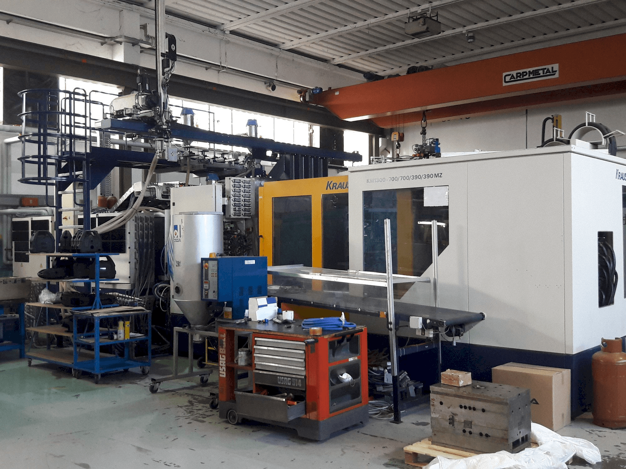 Makine Krauss Maffei 1300-700-700-390-390 MZ - Önden görünüm