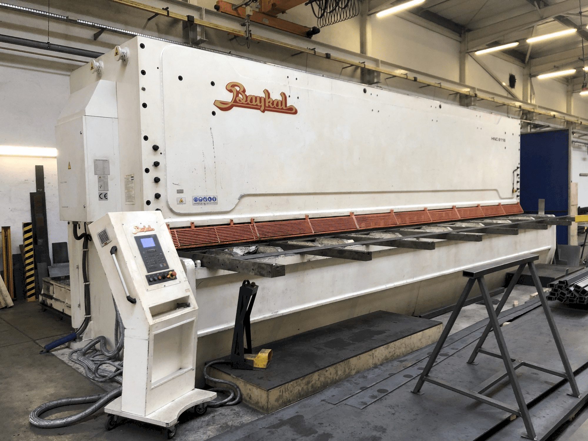 Makine Baykal HNC 8116 - Önden görünüm