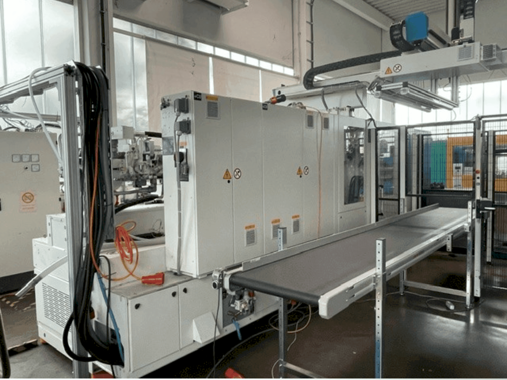 Makine Krauss Maffei 300-1400 CX MC6 - Önden görünüm