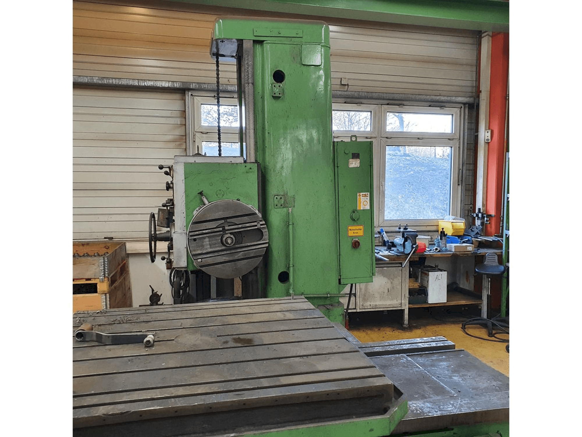 Makine TOS Bohrwerk W 100 - Önden görünüm