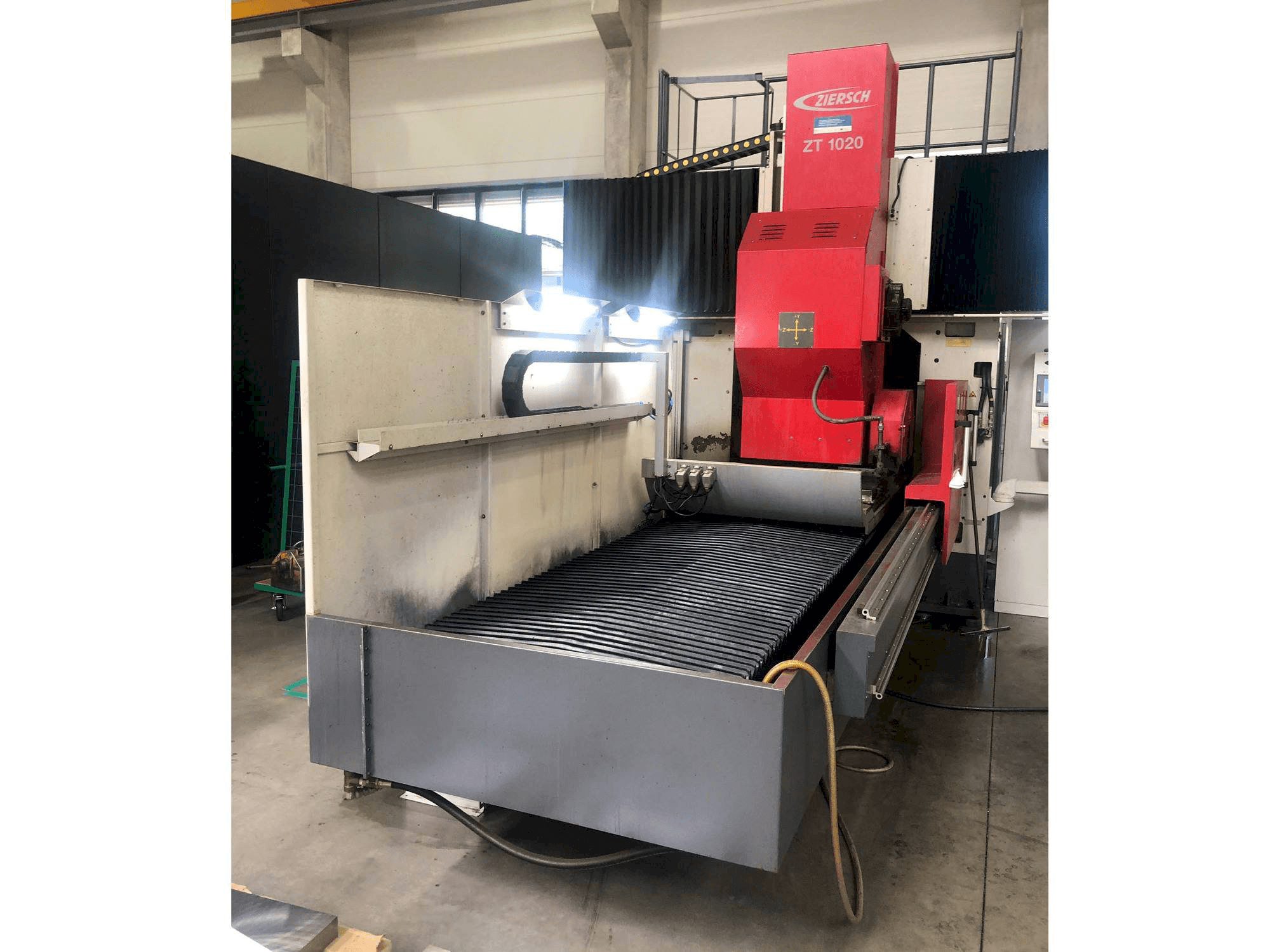 Makine Ziersch ZT 1020 - Önden görünüm