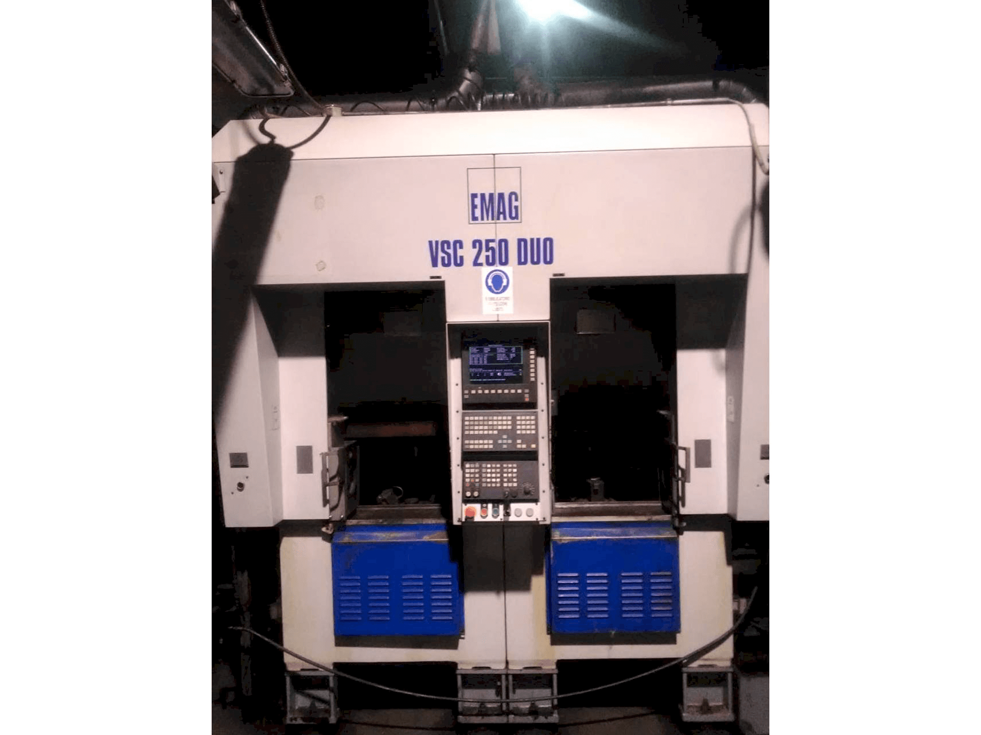 Makine EMAG VSC 250 Duo - Önden görünüm