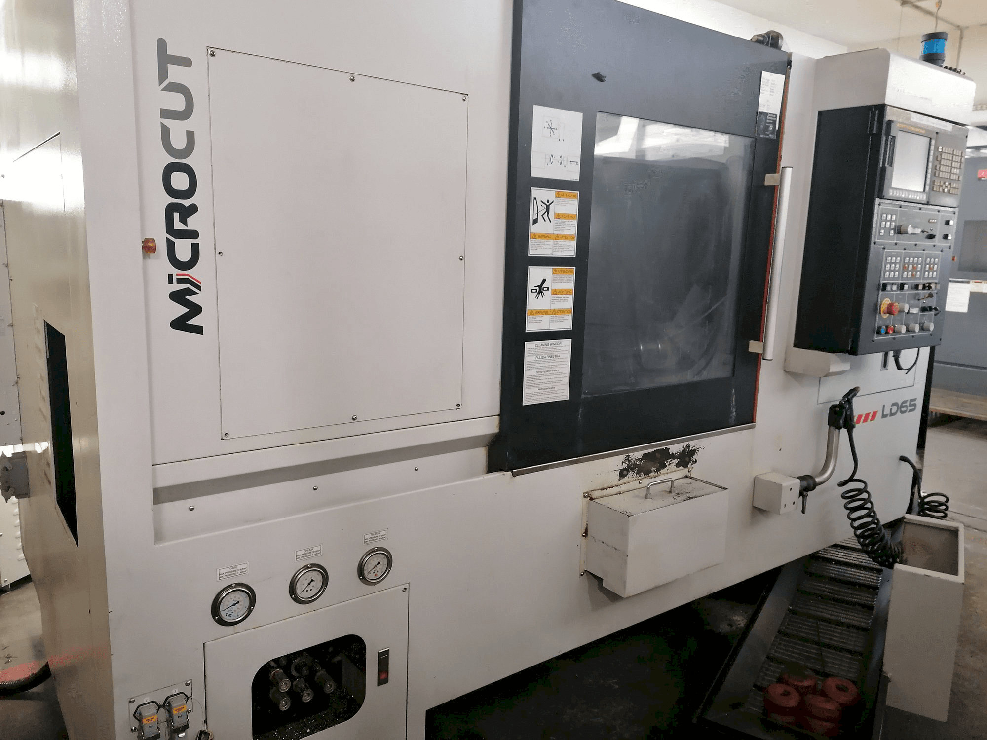 Makine MICROCUT LD-65 - Önden görünüm