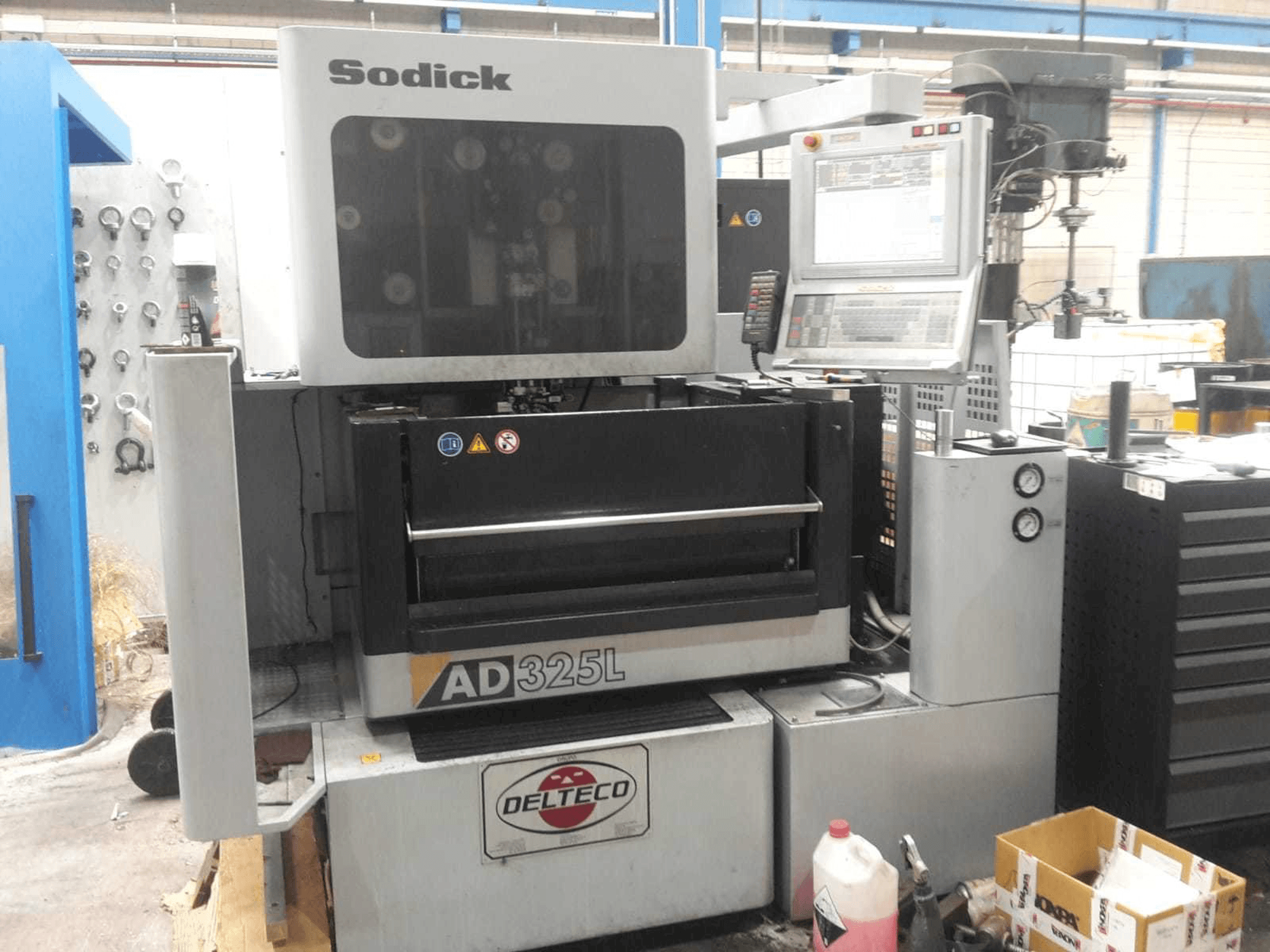 Makine Sodick AD325L - Önden görünüm