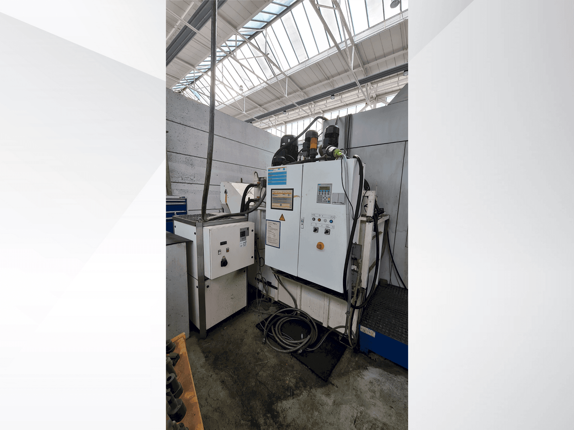 Makine OSG EX-CELL-O XS425 - Önden görünüm