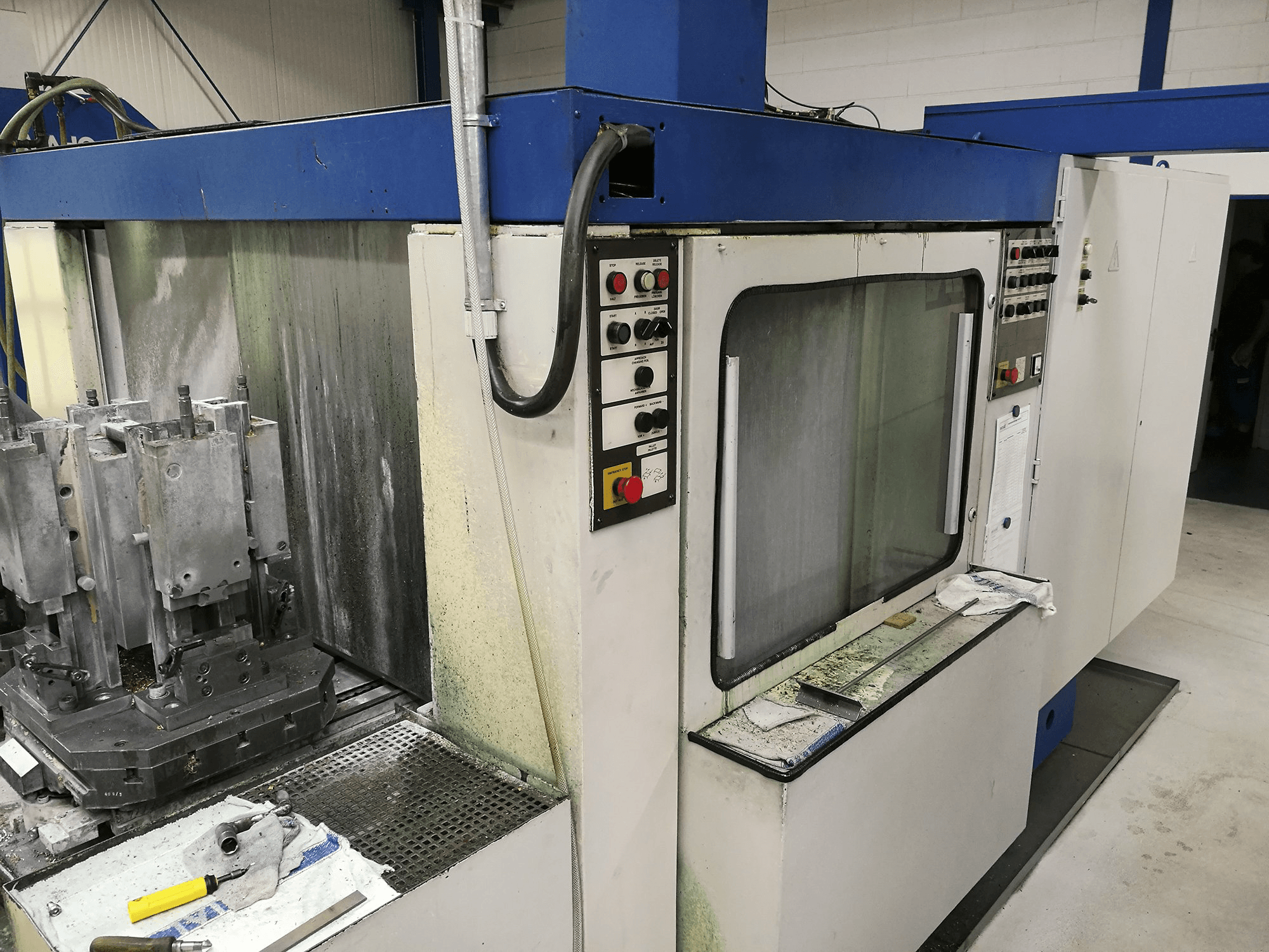 Makine Hueller Hille NBH 70 - Sol görünüm