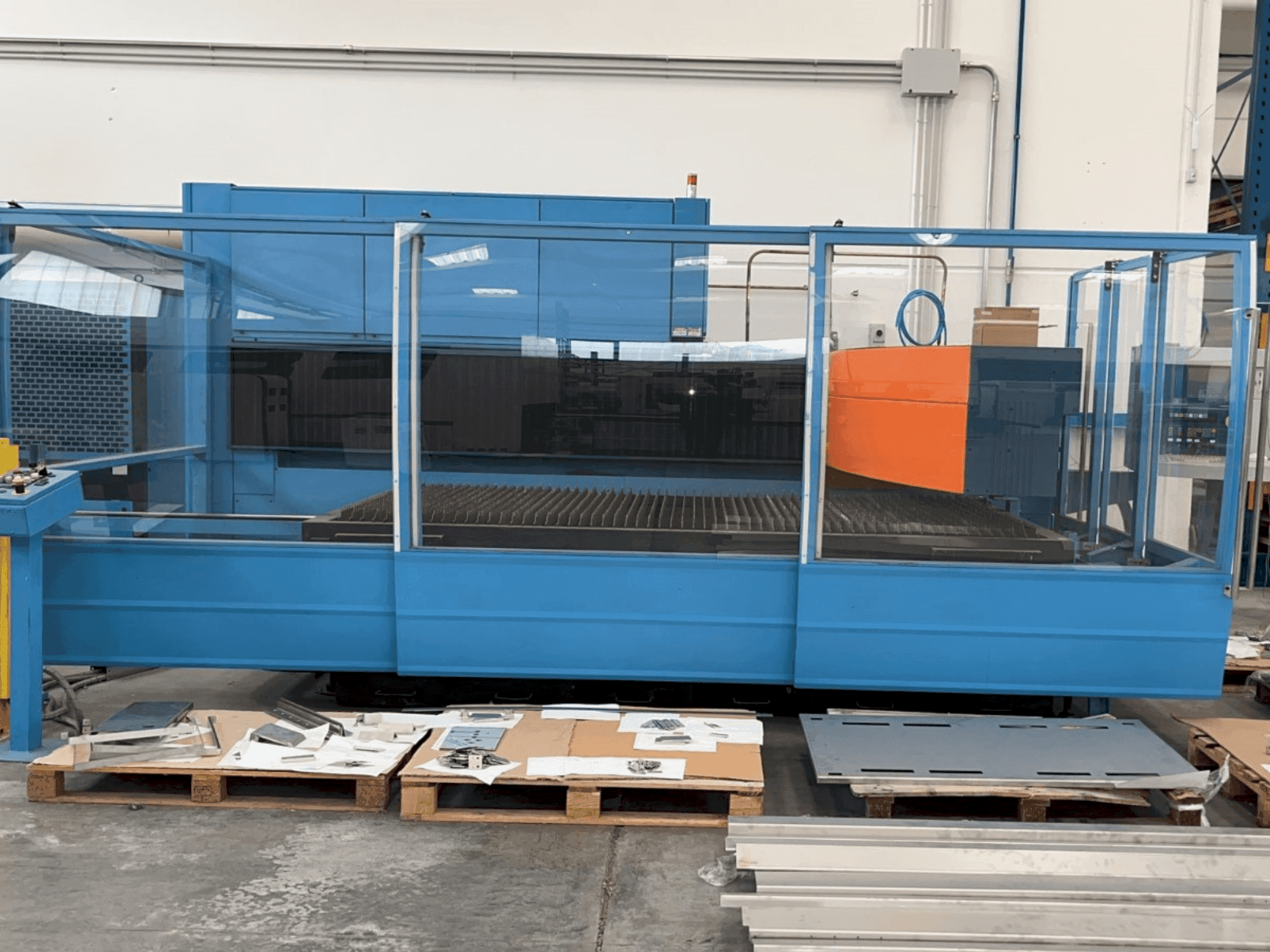 Makine Prima Industrie Platino 1530 PL 9000 - Önden görünüm