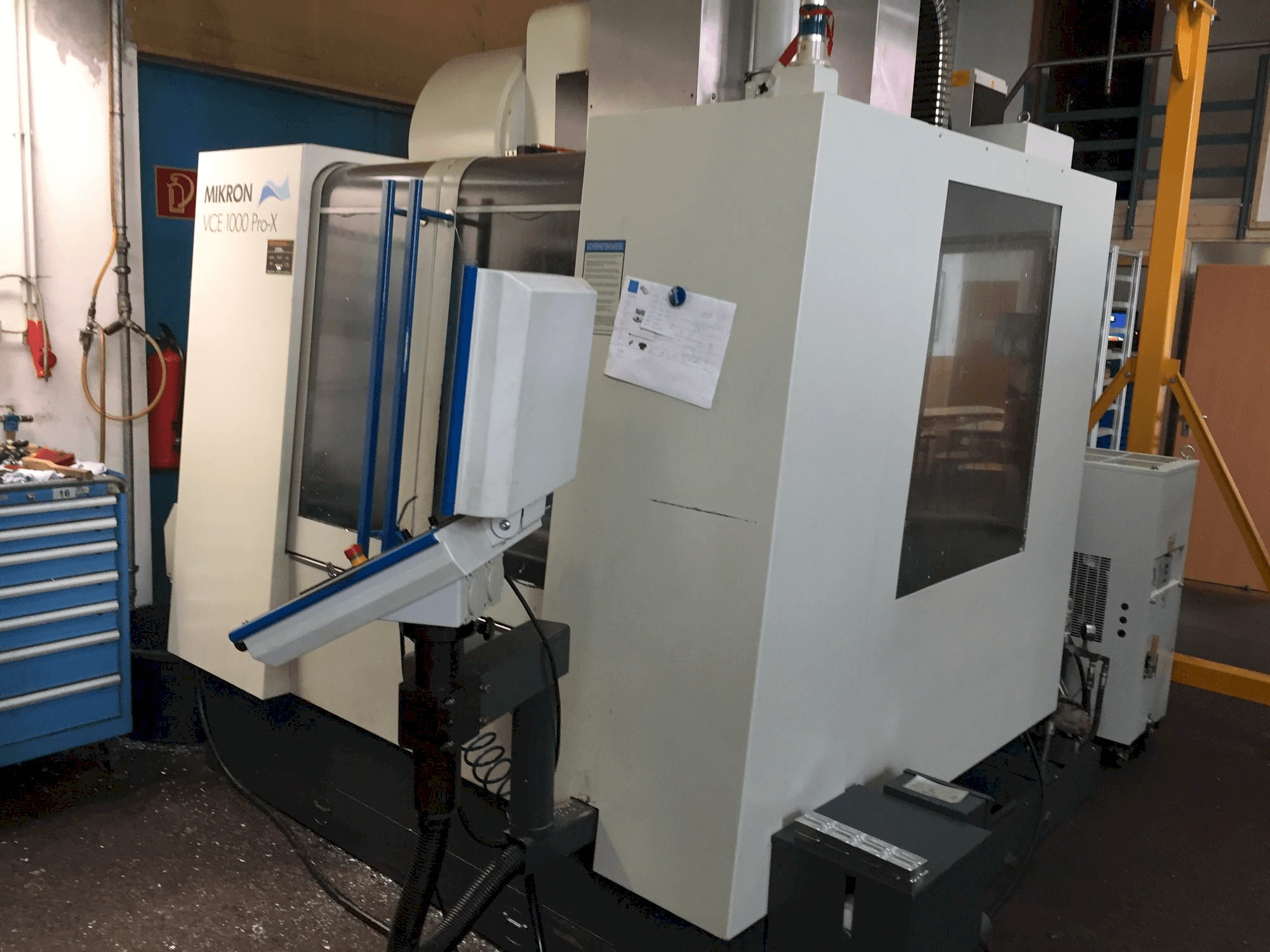 Makine MIKRON VCE 1000 Pro-X - Önden görünüm