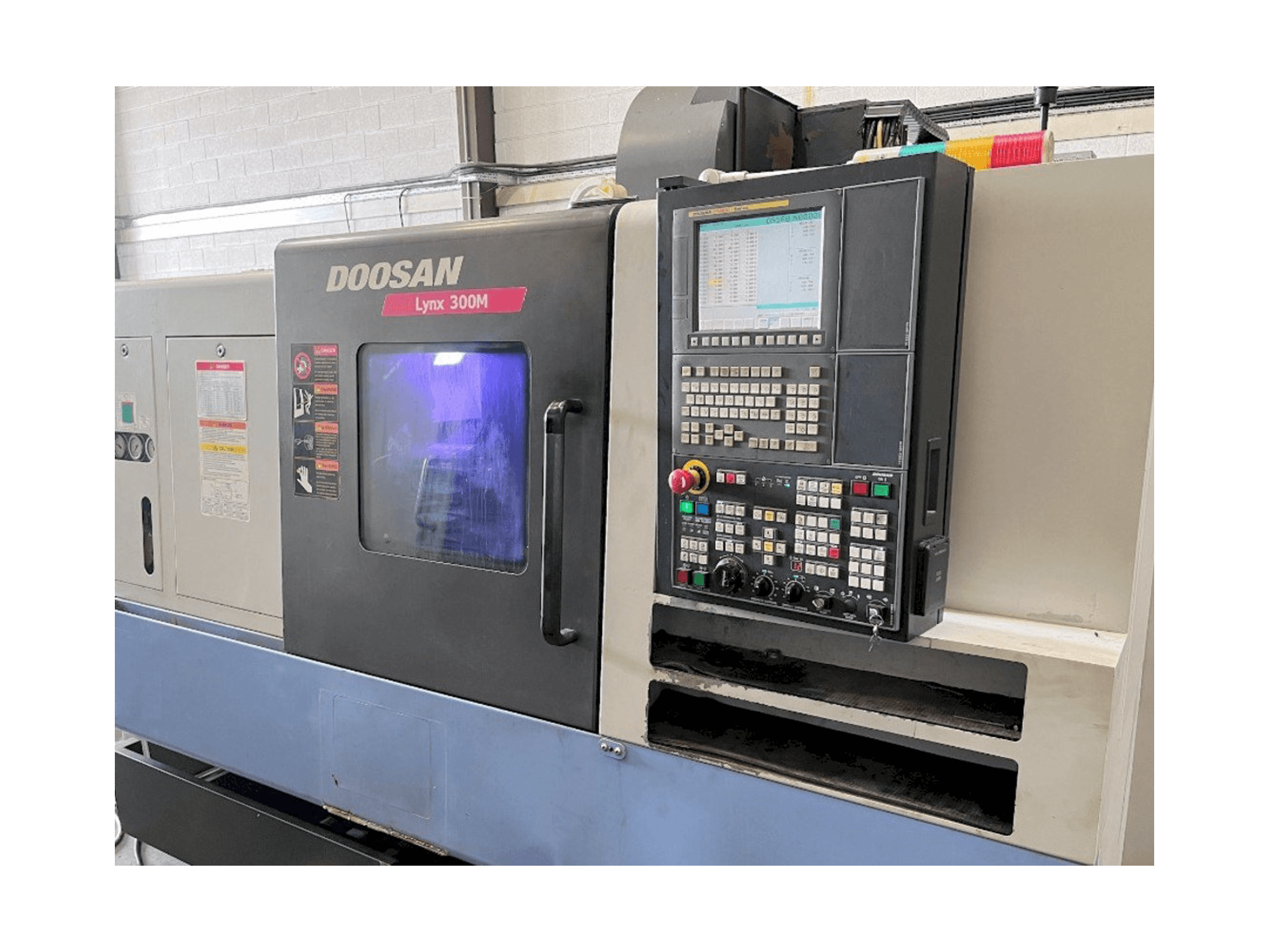 Makine Doosan Lynx 300M - Önden görünüm