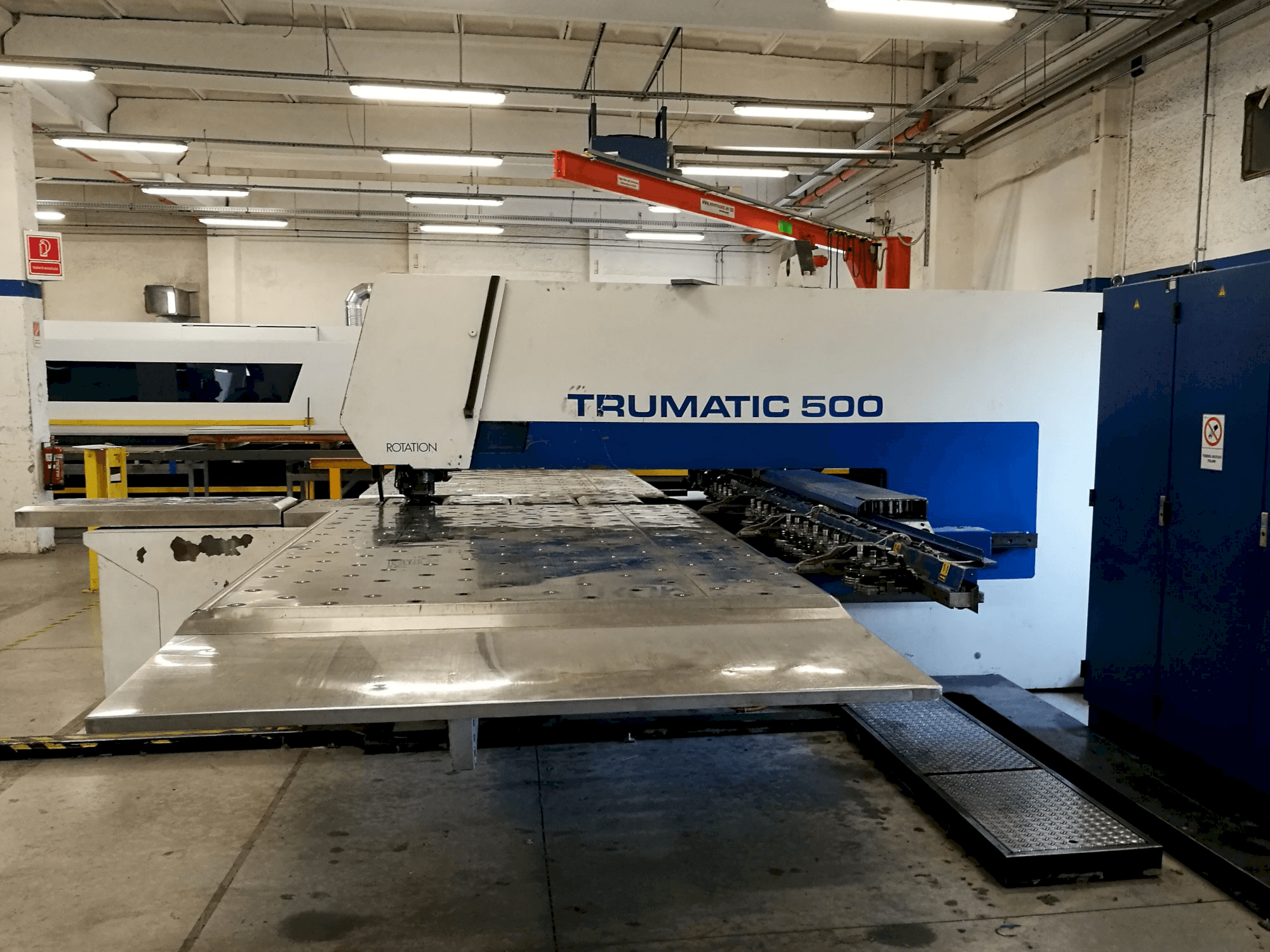 Makine Trumpf Trumatic 500 R - Sol taraftaki görüntü