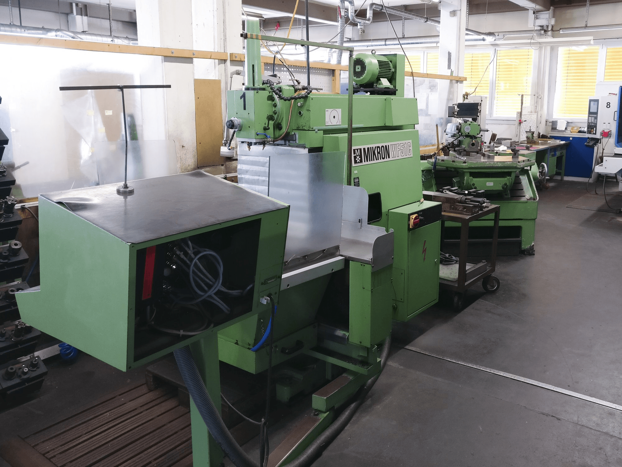 Makine 1 Mikron - Sol görünüm WF 51C/150