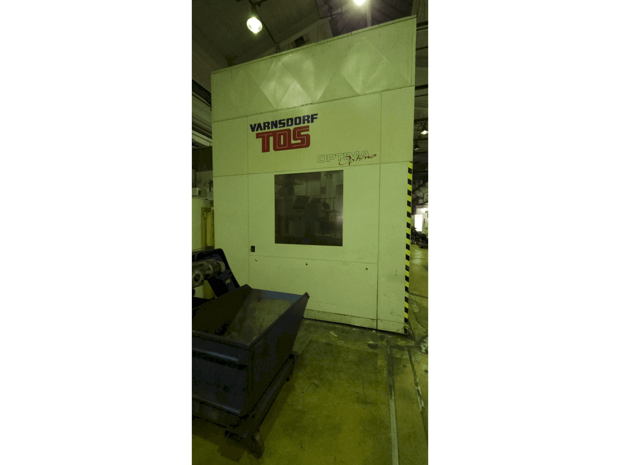 Makine TOS Optima - Önden görünüm