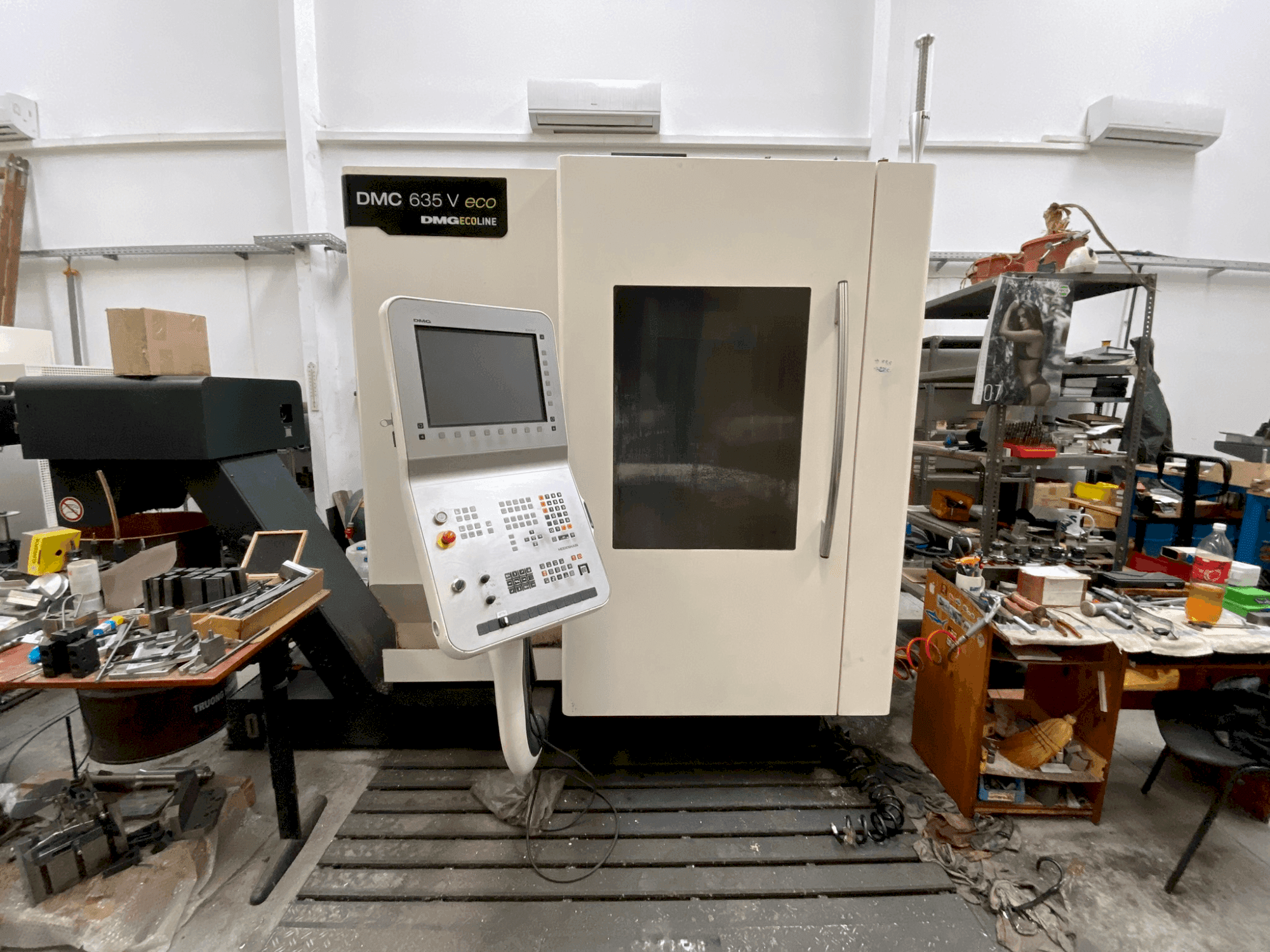 Makine DMG MORI DMC 635 V eco - Önden görünüm