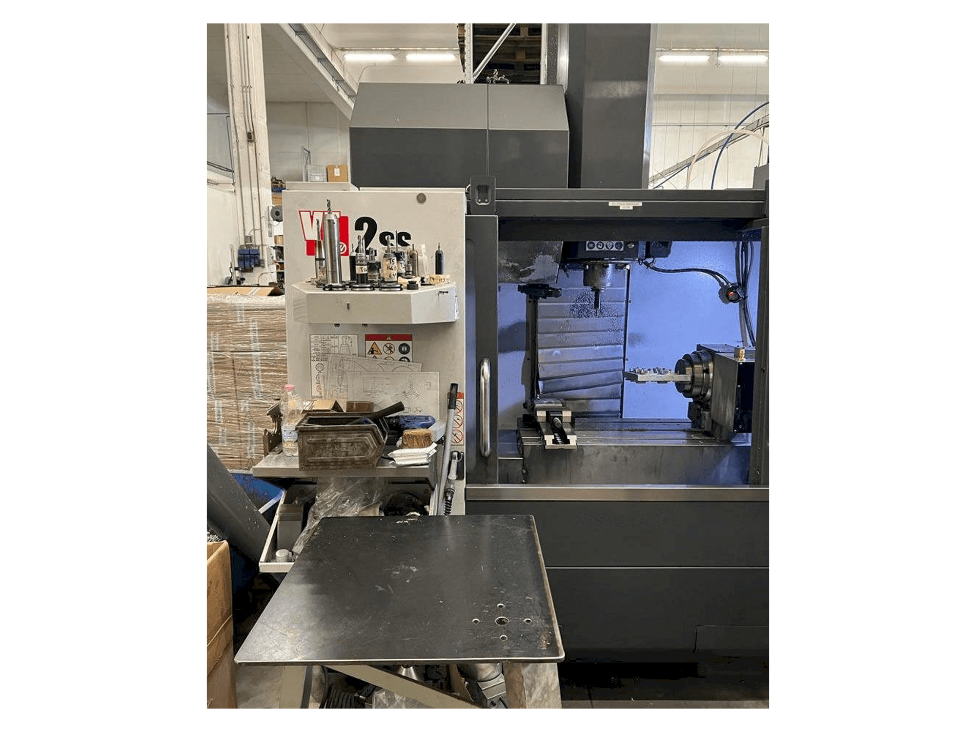 Makine HAAS VF-2SS - Önden görünüm