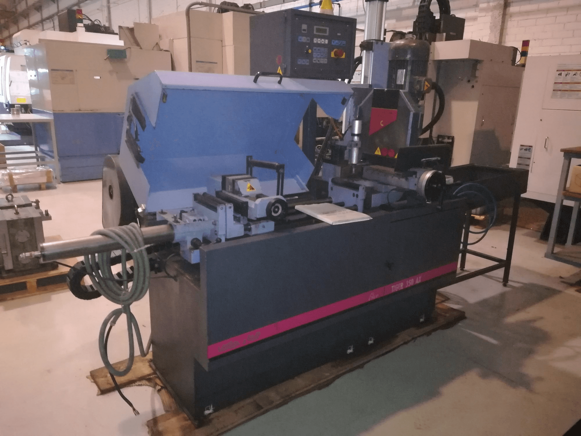 Makine MEP TIGER 350 AX - Önden görünüm