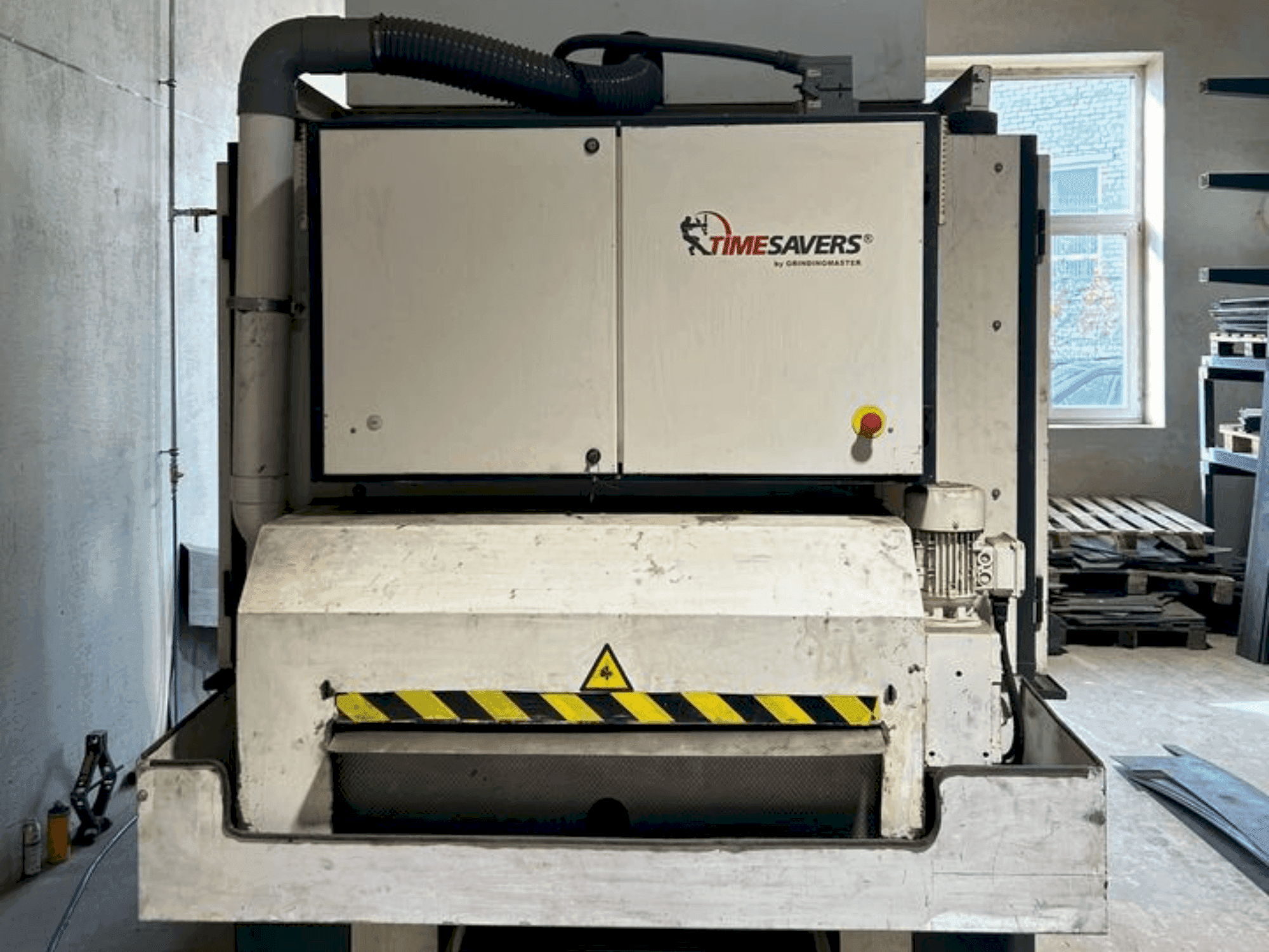 Makine TIMESAVERS 41serie 900 WRD N - Önden görünüm
