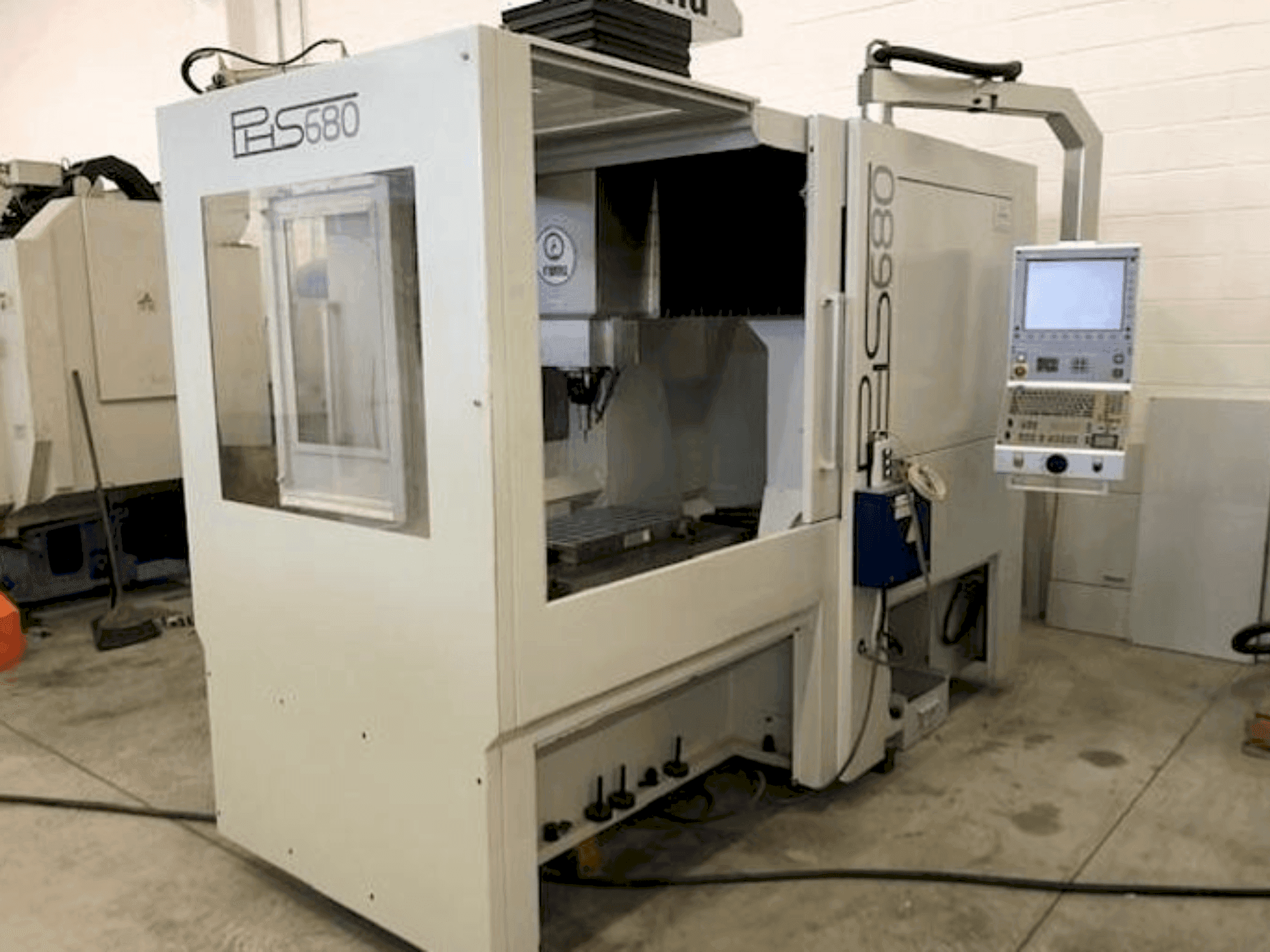 Makine FAMU PHS 680 - Önden görünüm