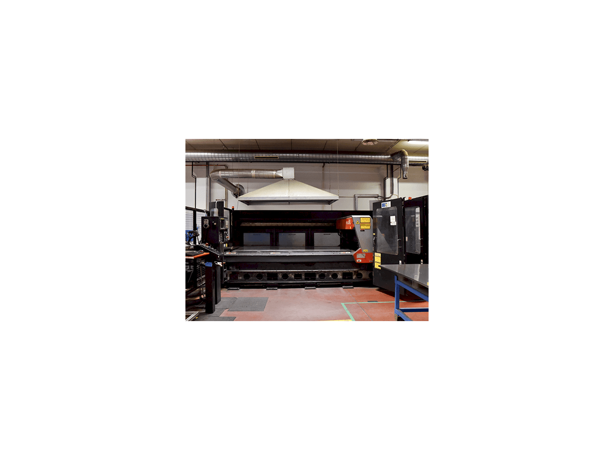 Makine AMADA FO-3015 - Önden görünüm