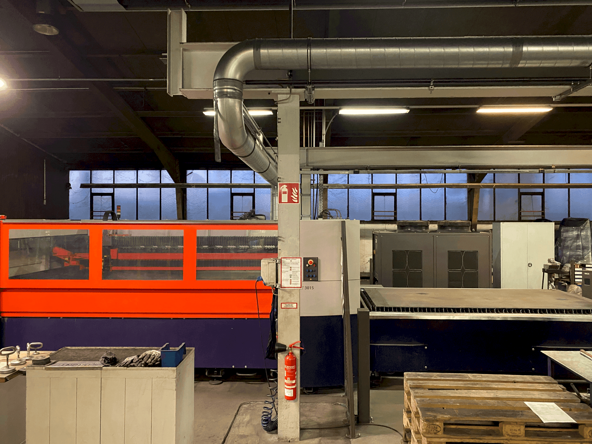 Makine Bystronic Bystar 3015/4400 - Önden görünüm